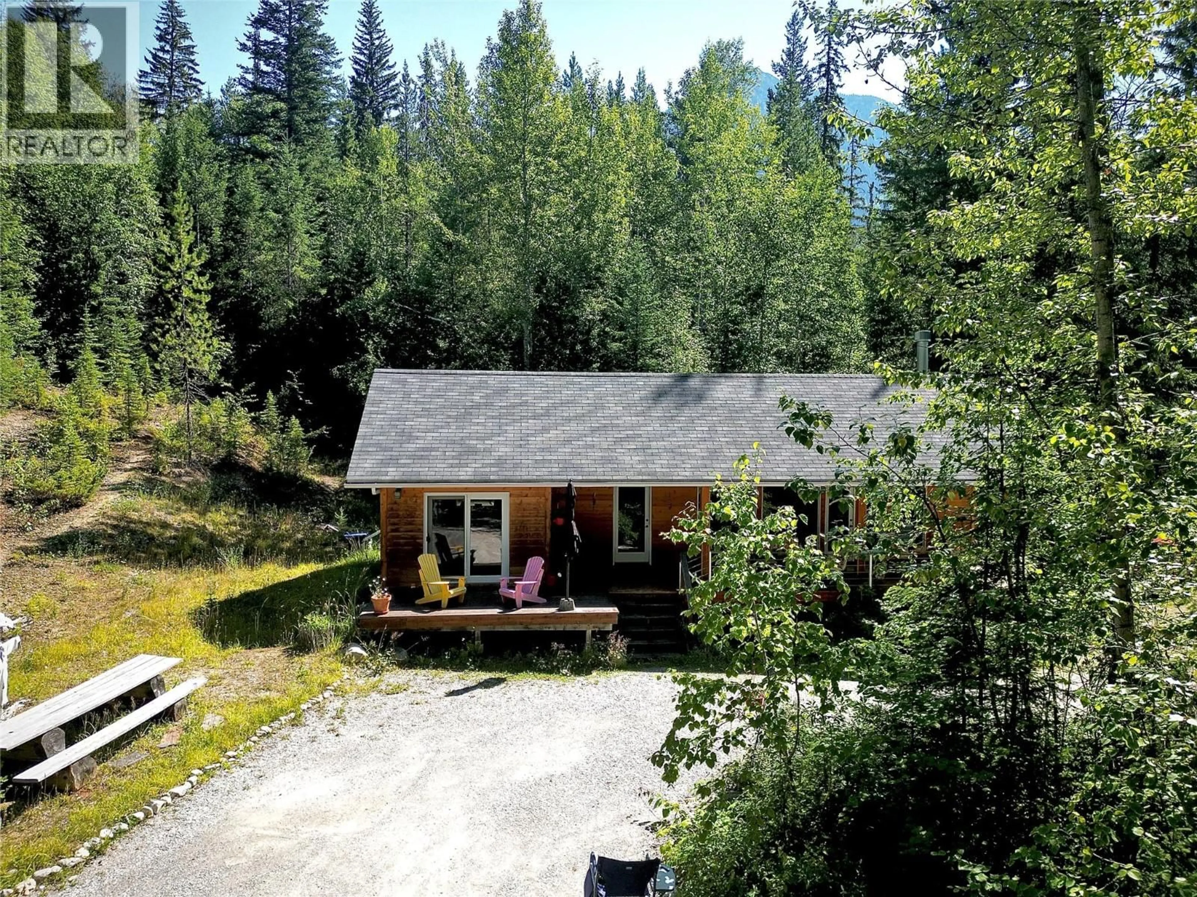 A pic from outside/outdoor area/front of a property/back of a property/a pic from drone, unknown for 1427 HARTLEY ROAD, Golden British Columbia V0A1H1