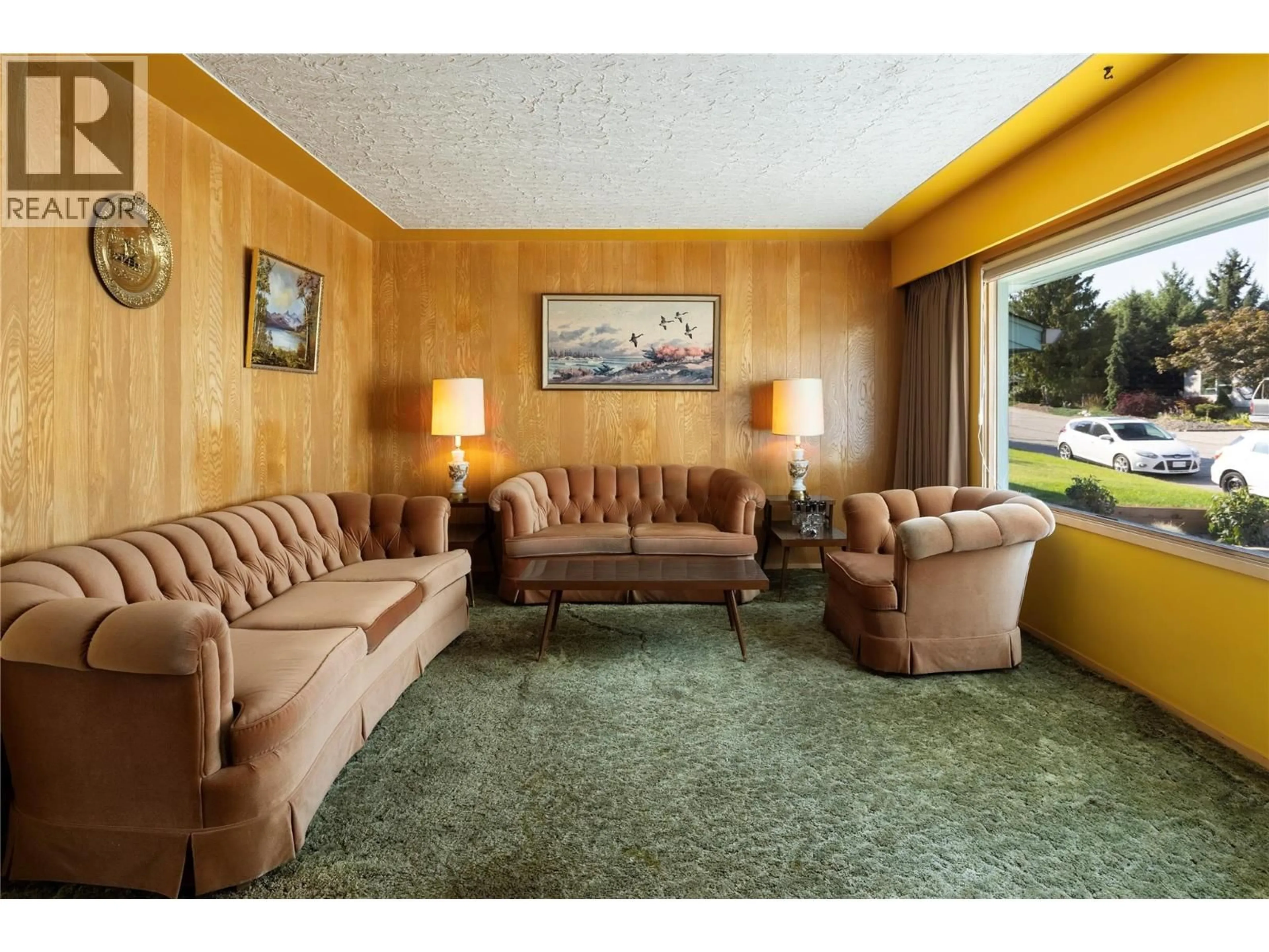 Lobby for 3809 36 STREET, Vernon British Columbia V1T6E7