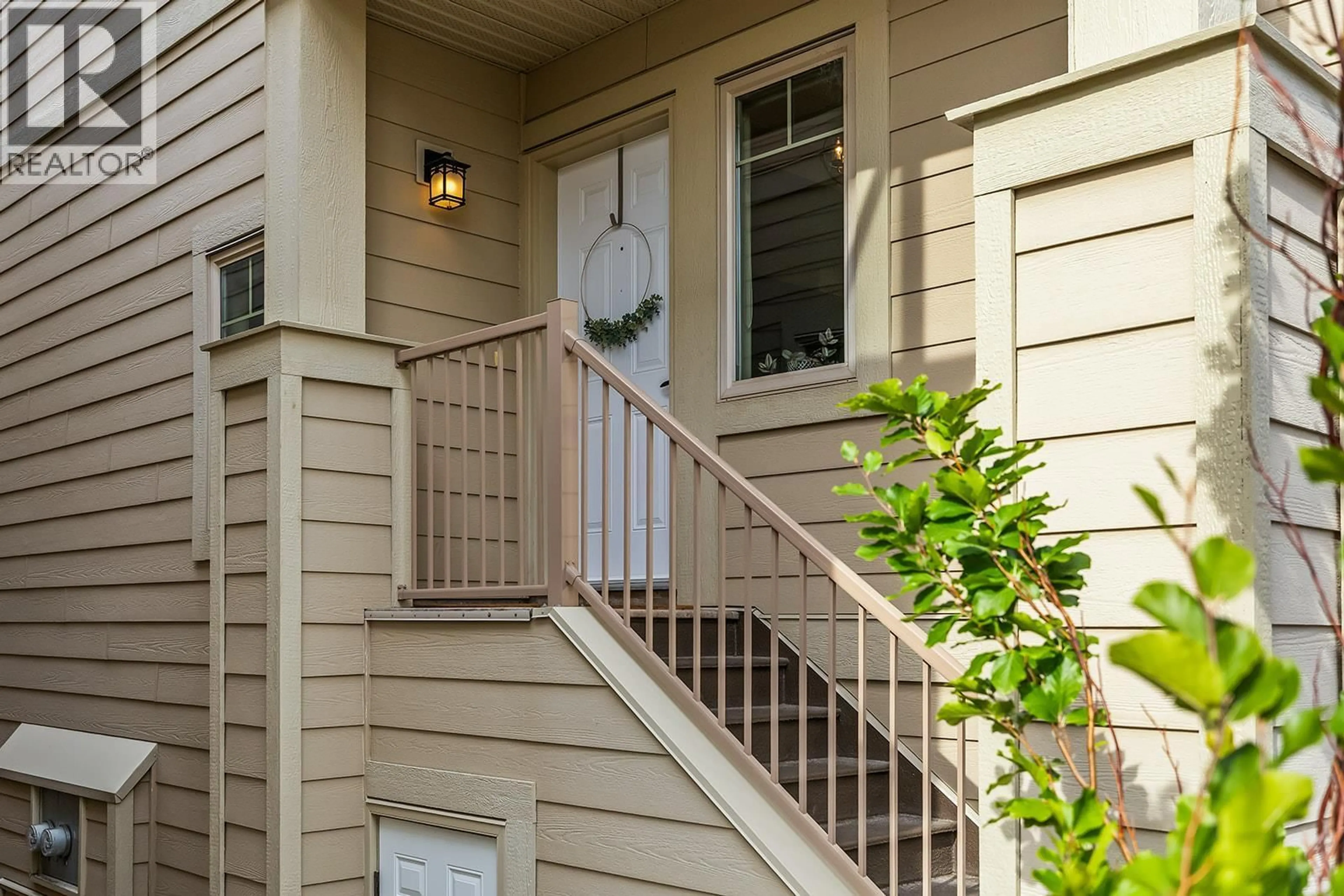 Home with vinyl exterior material, street for 6 - 2283 SHANNON HEIGHTS COURT, West Kelowna British Columbia V4T3B9