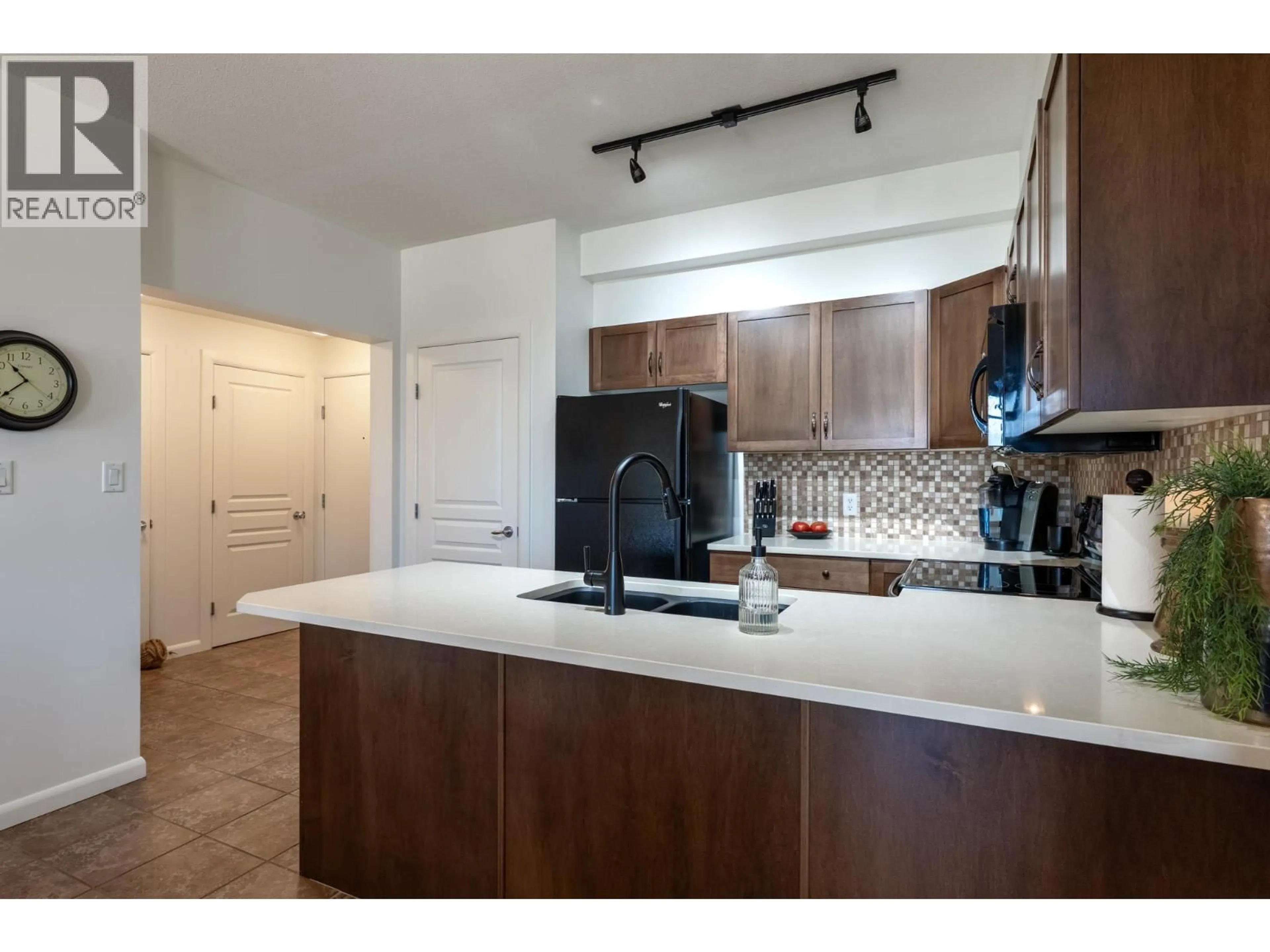 Open concept kitchen, unknown for 618 - 654 COOK ROAD, Kelowna British Columbia V1W3G7