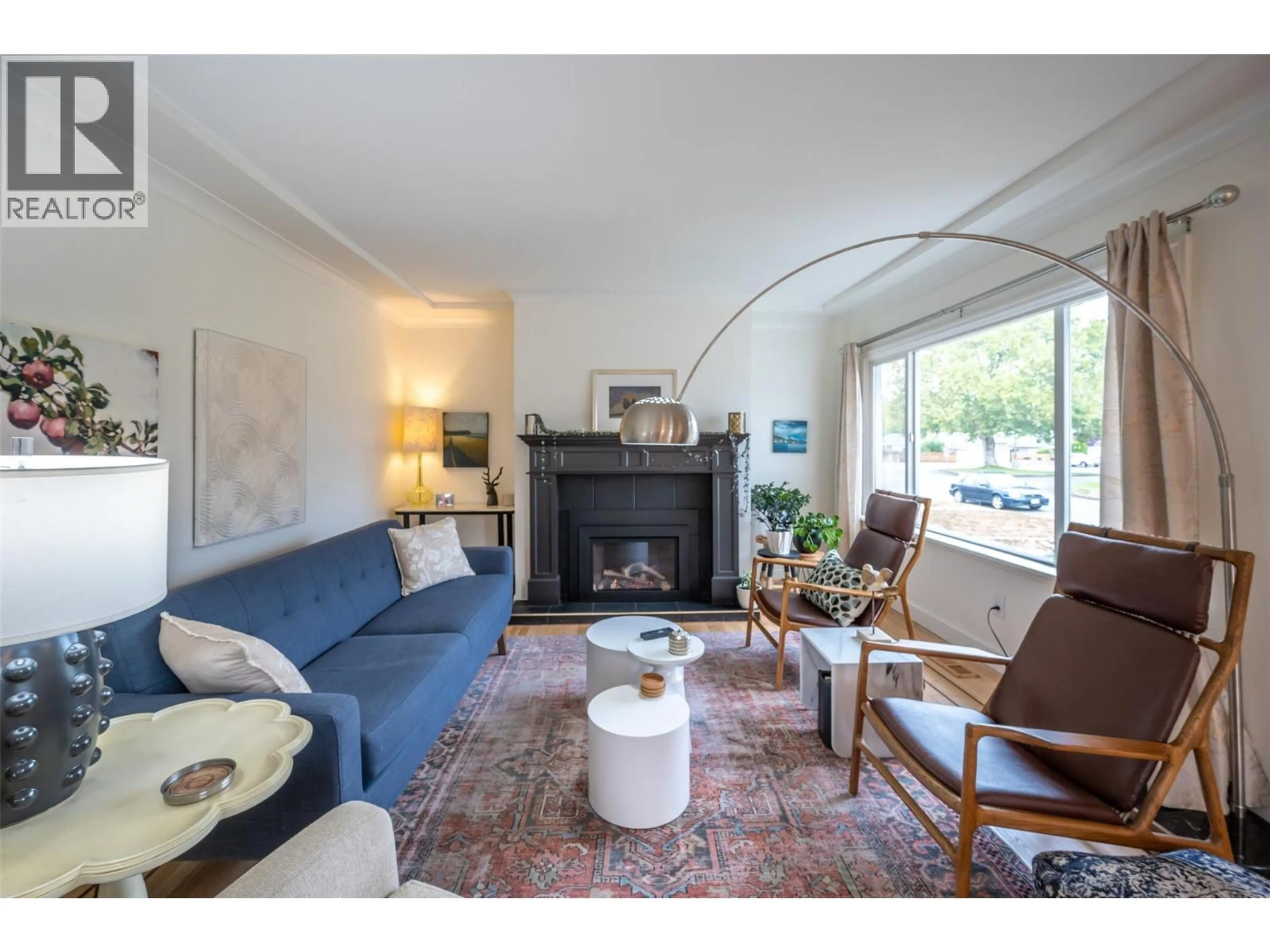 Living room with furniture, unknown for 258 WINDSOR AVENUE, Penticton British Columbia V2A2K4