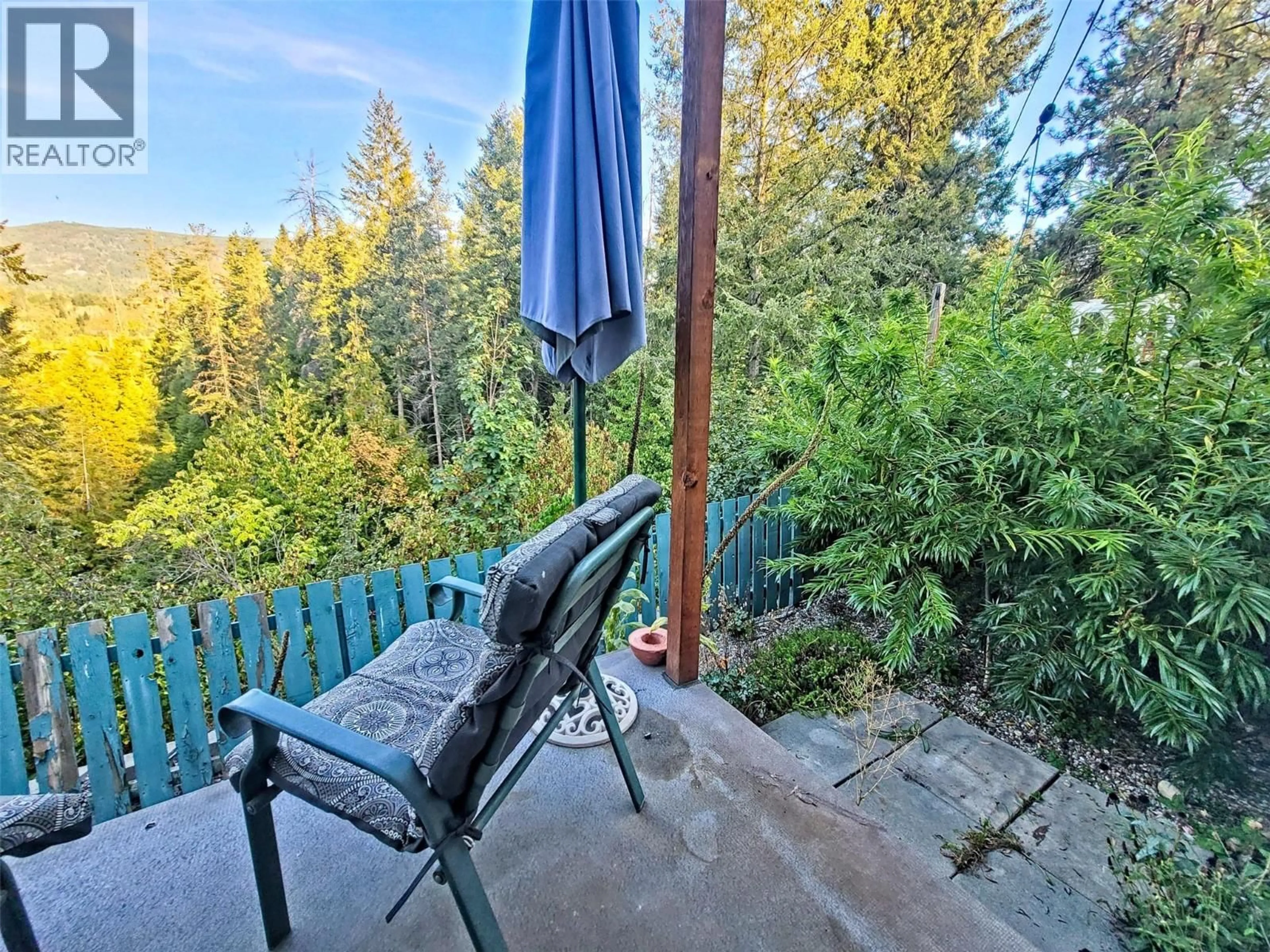 Patio, forest/trees view for 20 - 1545 COLUMBIA AVENUE, Castlegar British Columbia V1N1J1