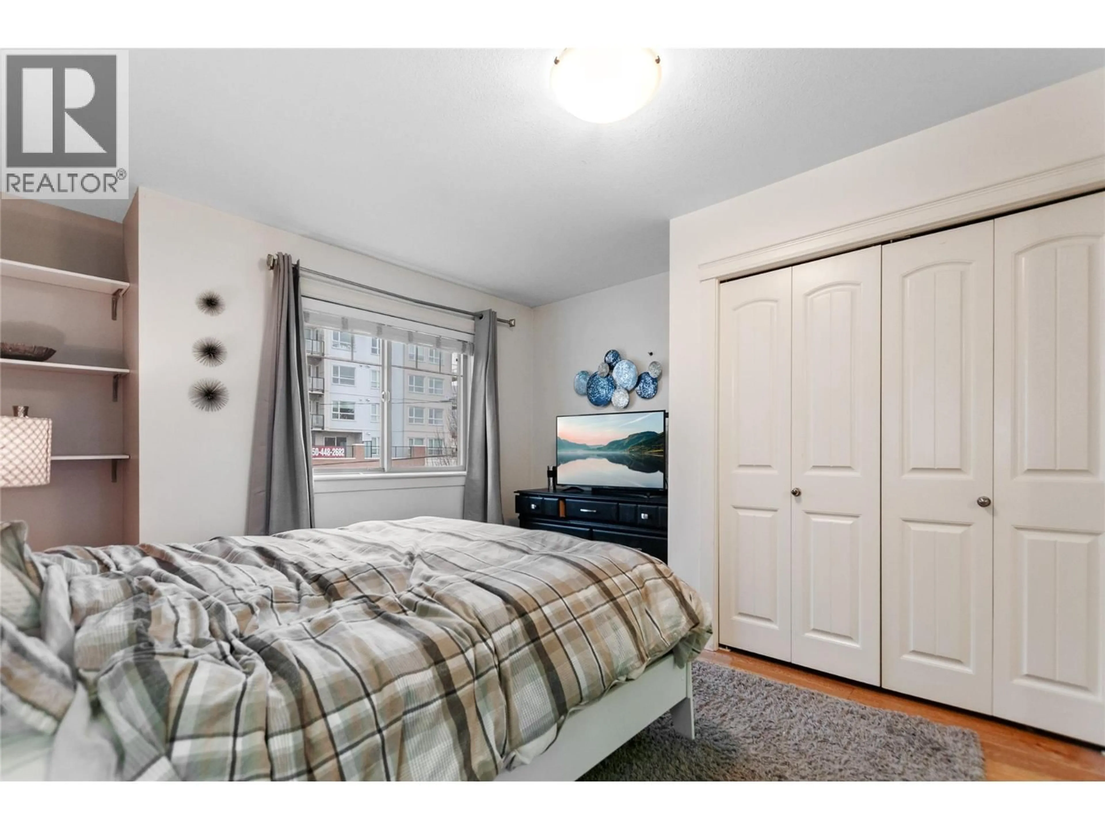 Bedroom with bed, unknown for 741 CLEMENT AVENUE, Kelowna British Columbia V1Y7C9