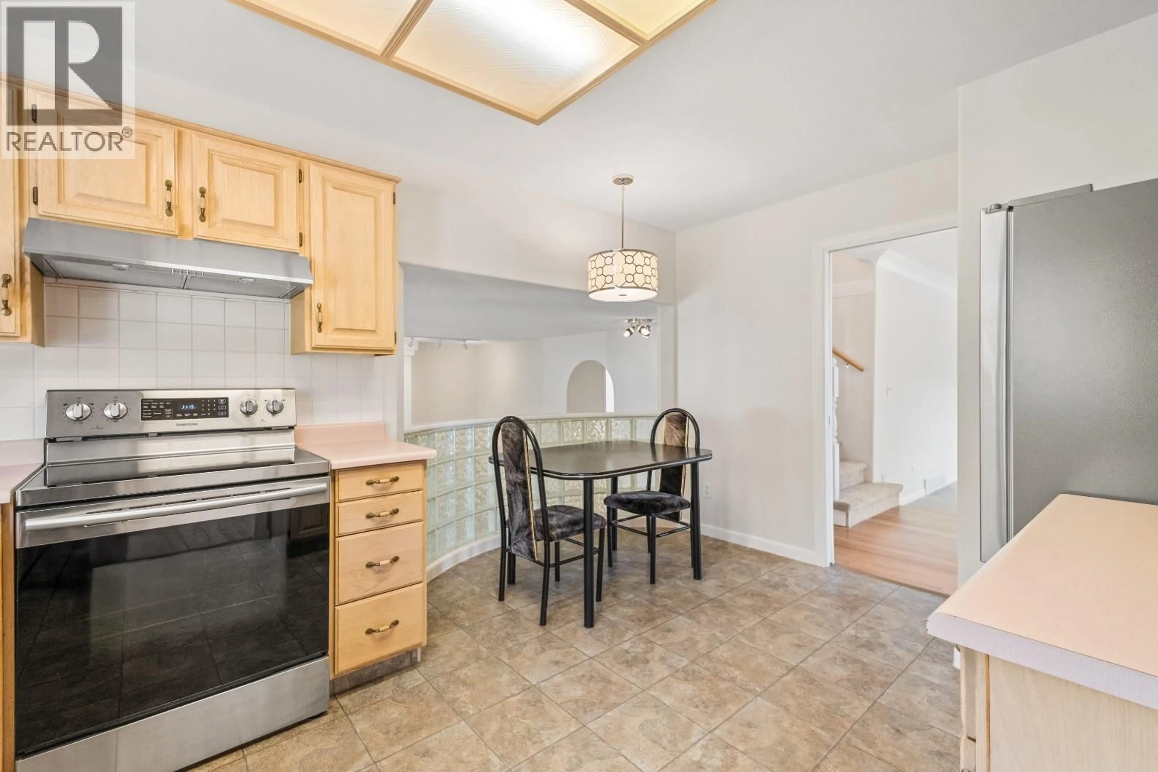 Standard kitchen, unknown for 398 MCTAVISH ROAD, Kelowna British Columbia V1V1P1