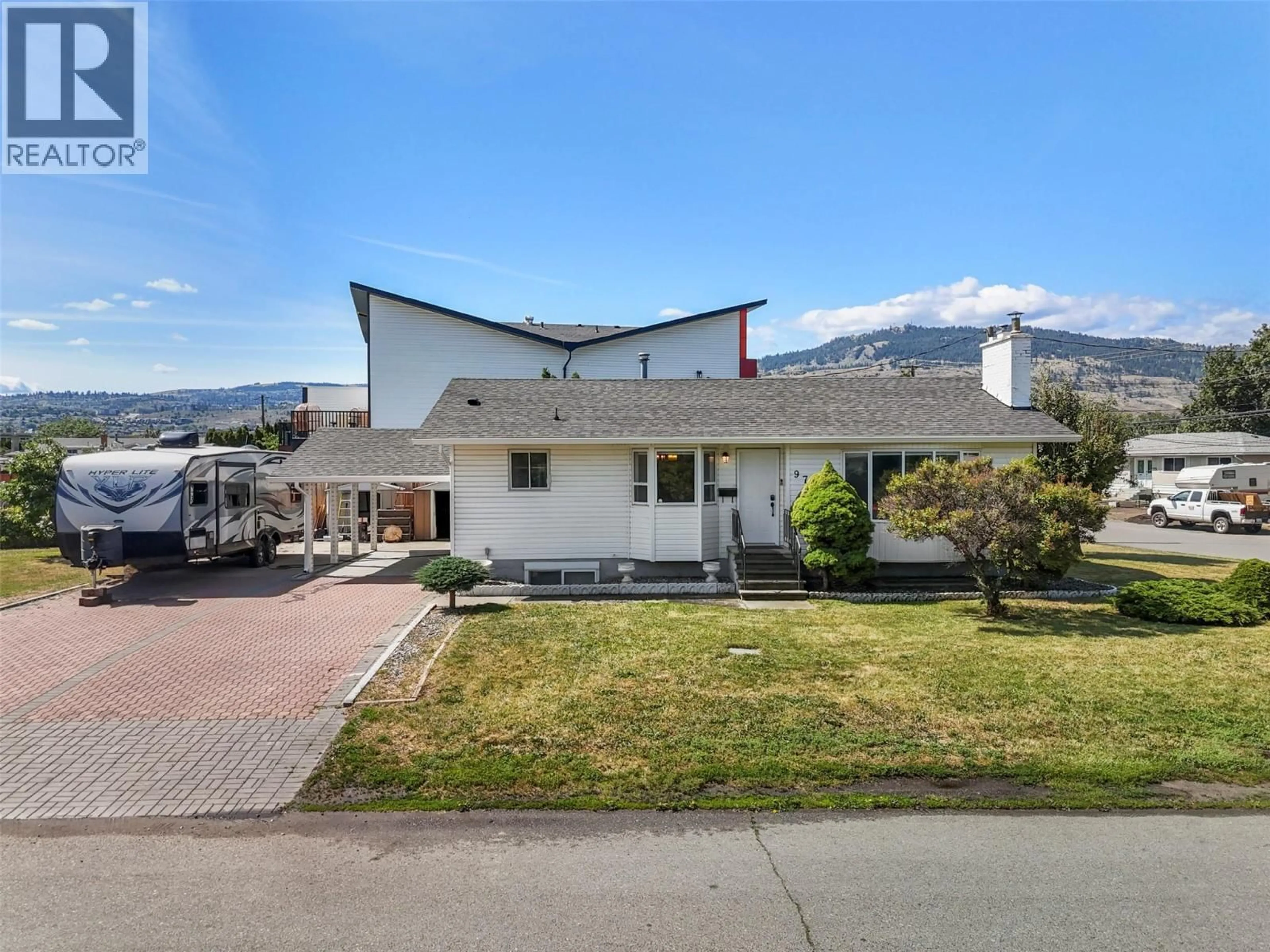 A pic from outside/outdoor area/front of a property/back of a property/a pic from drone, mountain view for 971 KIRKLAND PLACE, Kamloops British Columbia V2B3Y7