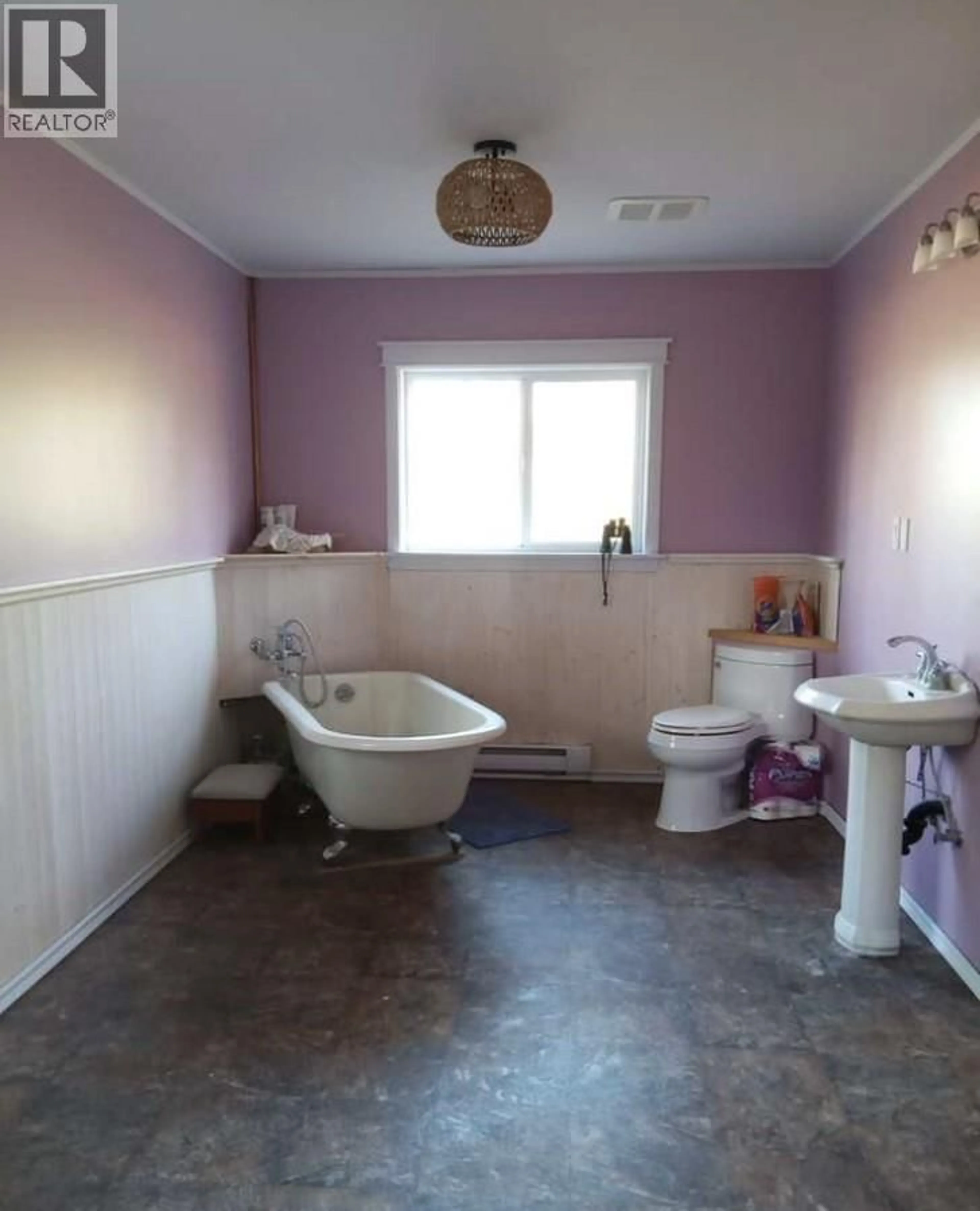 Standard bathroom, ceramic/tile floor for 8224 HIGHWAY 95A OTHER, Kimberley British Columbia V1A3L6