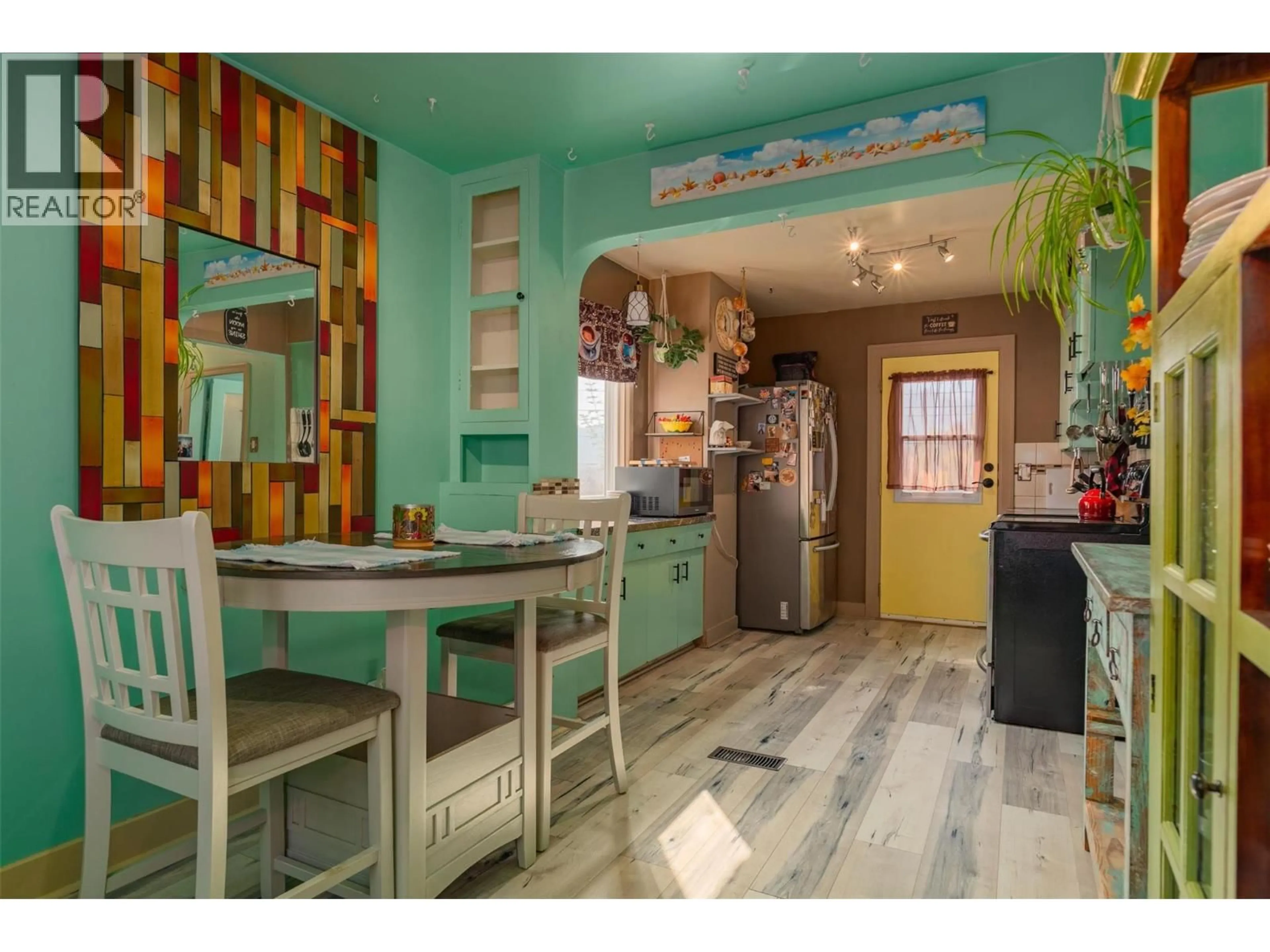 Open concept kitchen, unknown for 936 THACKERAY STREET, Warfield British Columbia V1R2C2