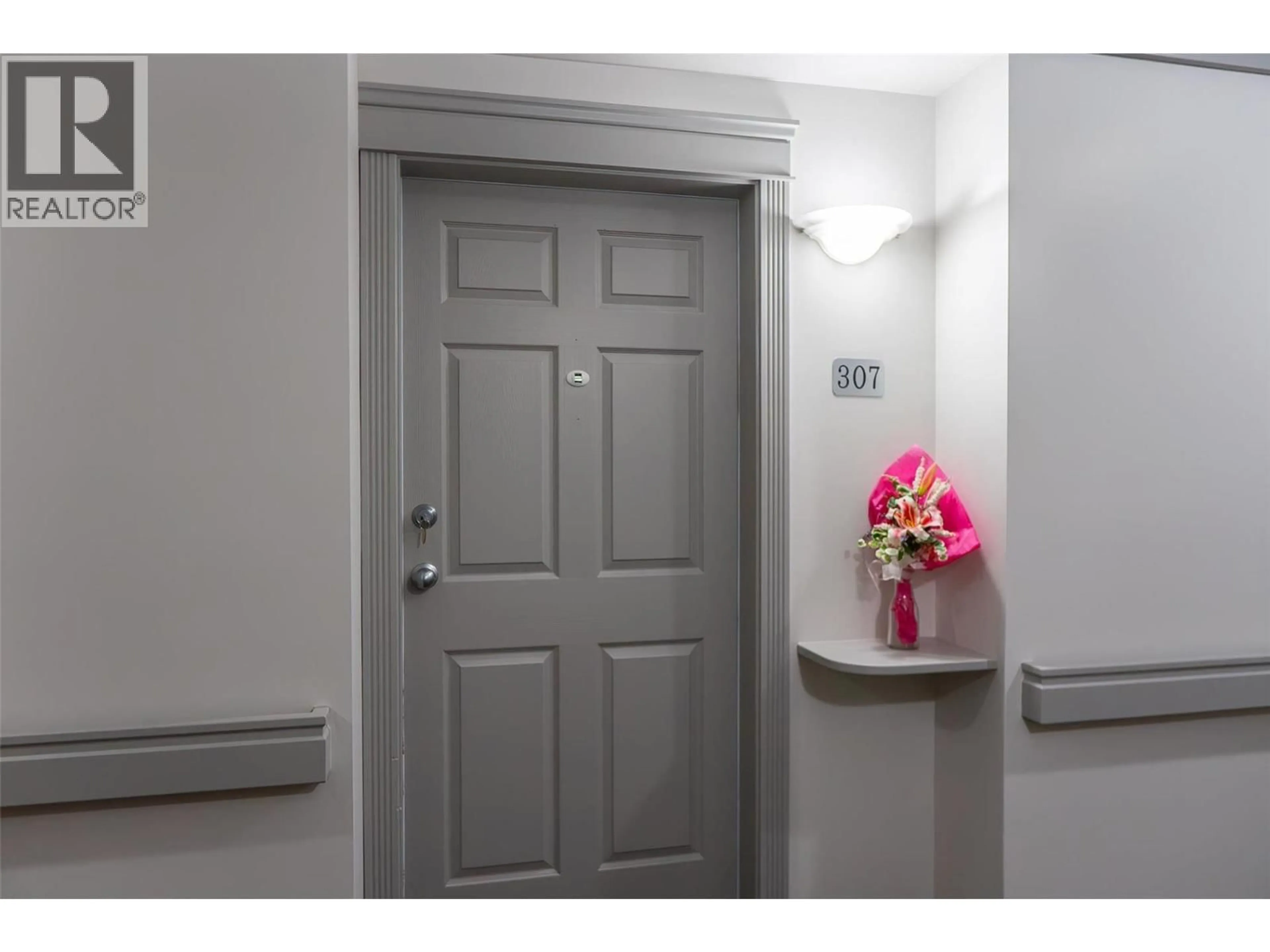 Indoor foyer for 307 - 265 FROELICH ROAD, Kelowna British Columbia V1X3M6
