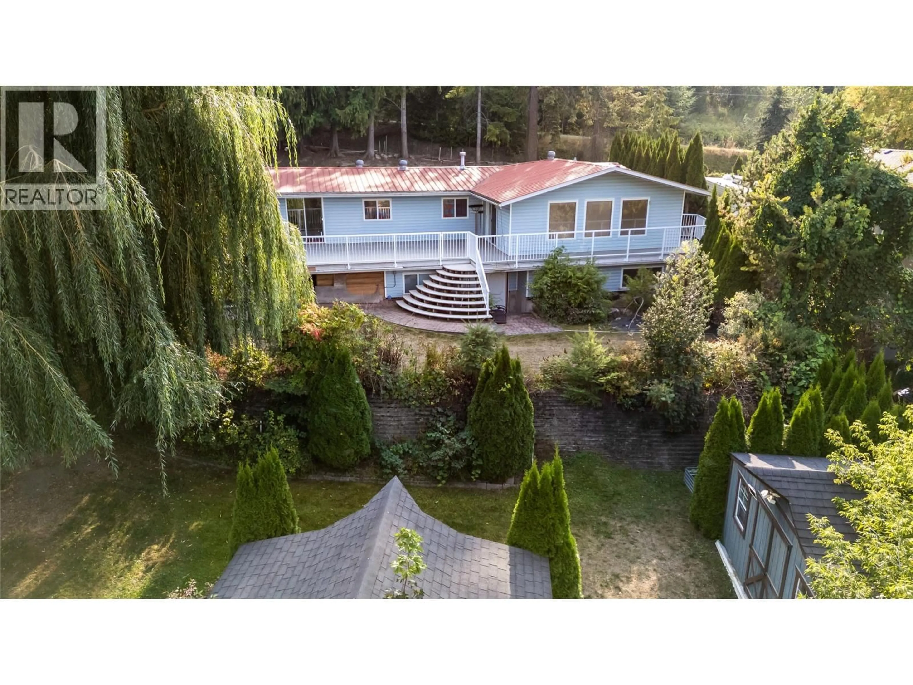 A pic from outside/outdoor area/front of a property/back of a property/a pic from drone, unknown for 2662 CENTENNIAL DRIVE, Blind Bay British Columbia V0E1H1