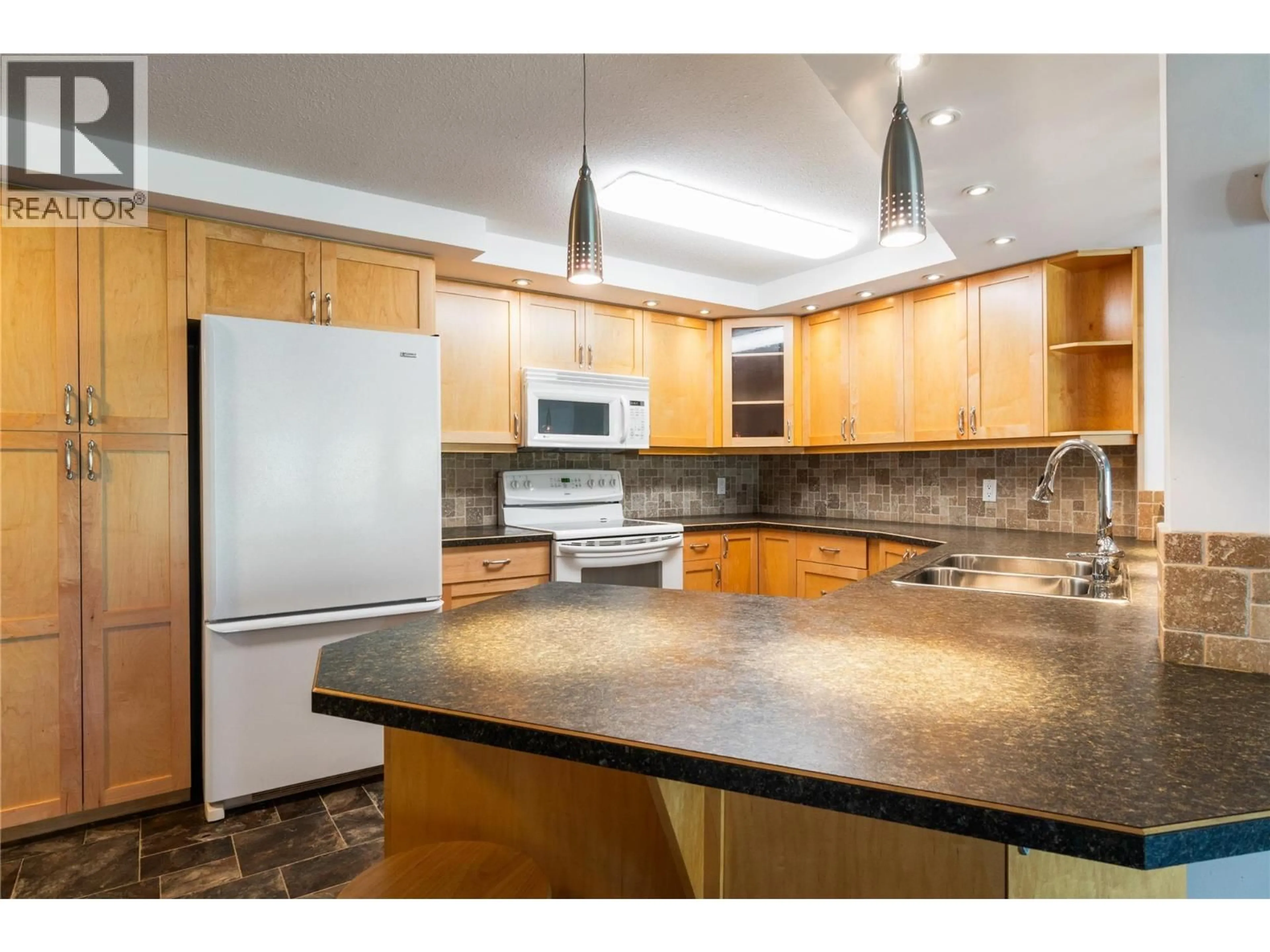 Standard kitchen, unknown for 2662 CENTENNIAL DRIVE, Blind Bay British Columbia V0E1H1