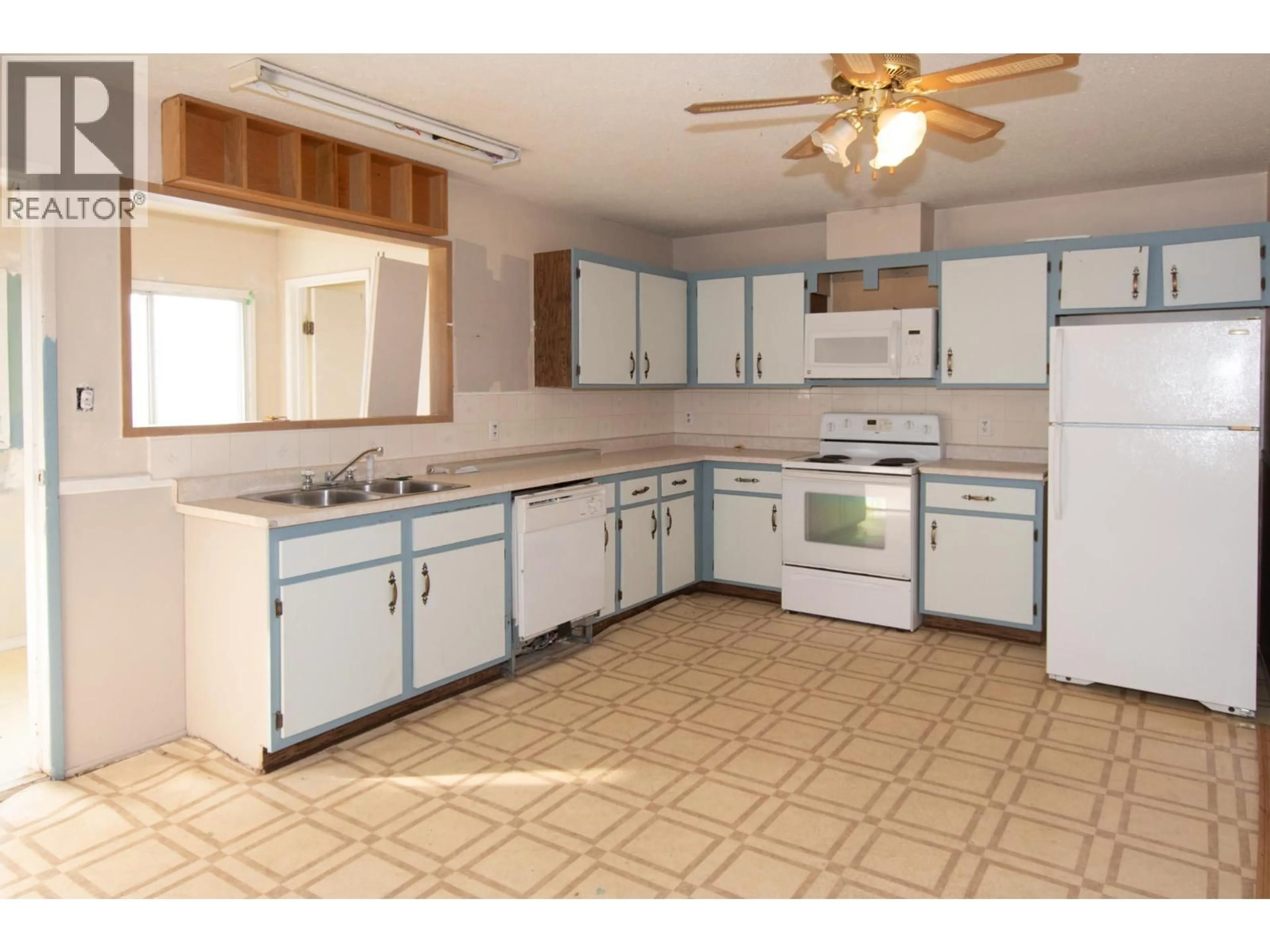 Standard kitchen, unknown for 1302 DUNCAN STREET, Merritt British Columbia V1K1G6