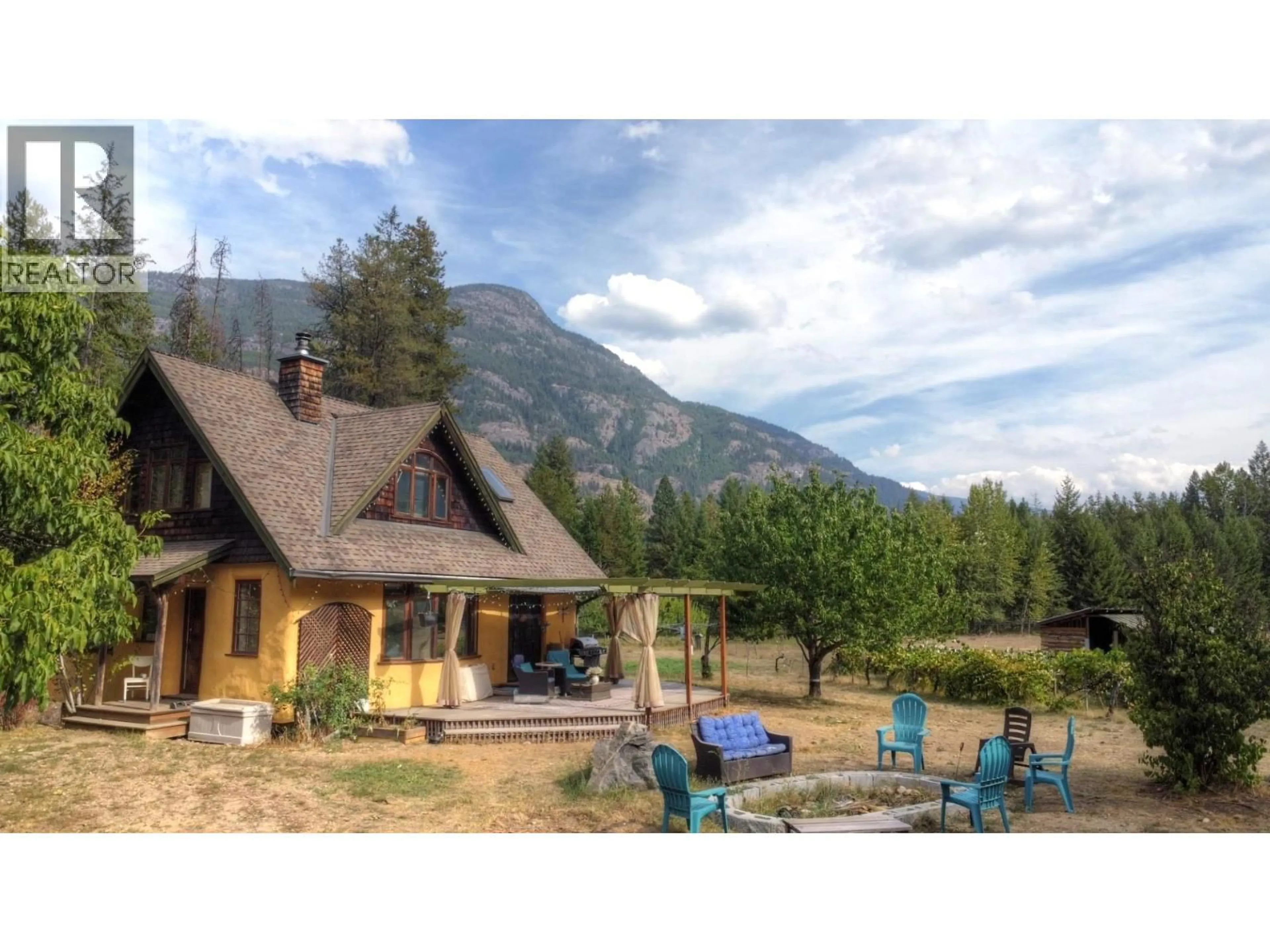 Patio, mountain view for 3918 PASSMORE UPPER ROAD, Passmore British Columbia V0G2J0