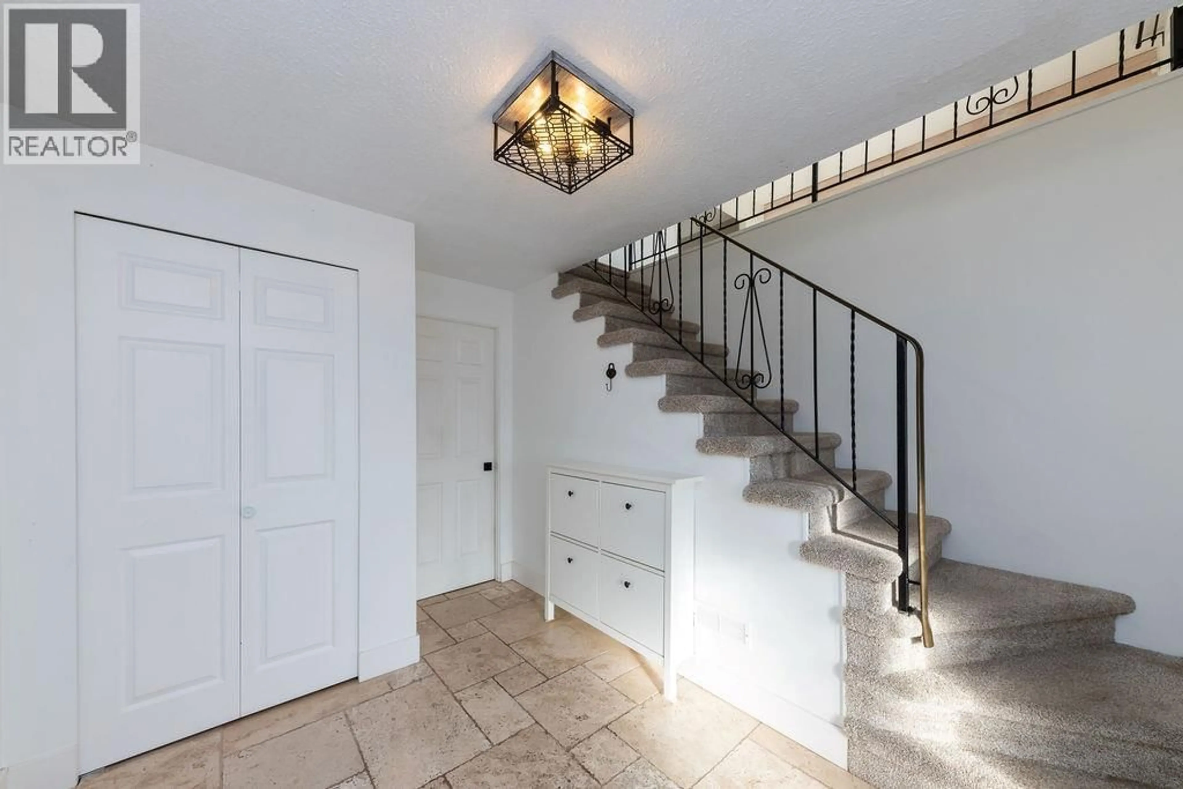 Unknown for 1595 HILLCREST AVENUE, Kamloops British Columbia V2B7P5
