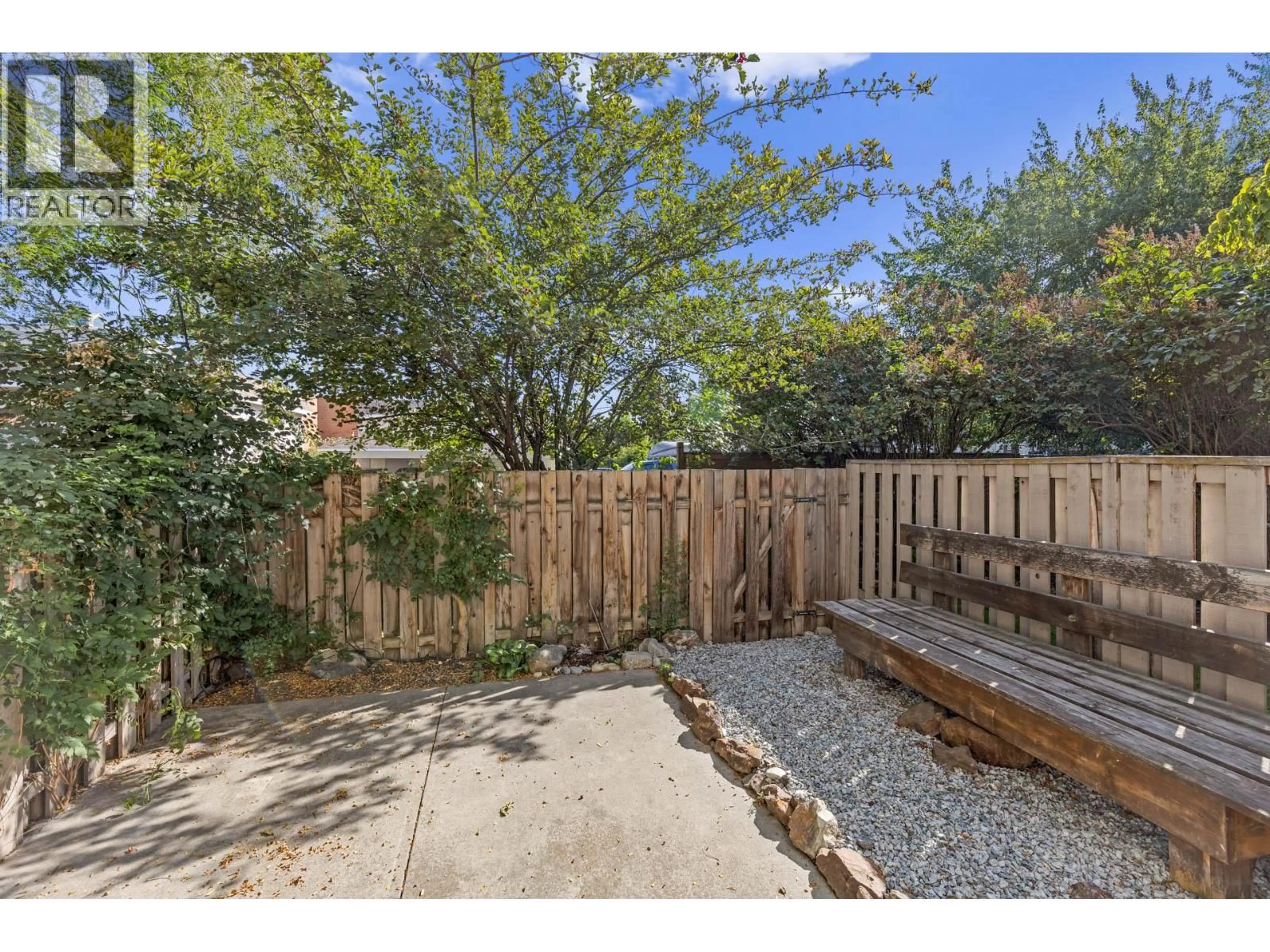 Patio, street for 32 - 1985 BURTCH ROAD, Kelowna British Columbia V1Y4B4