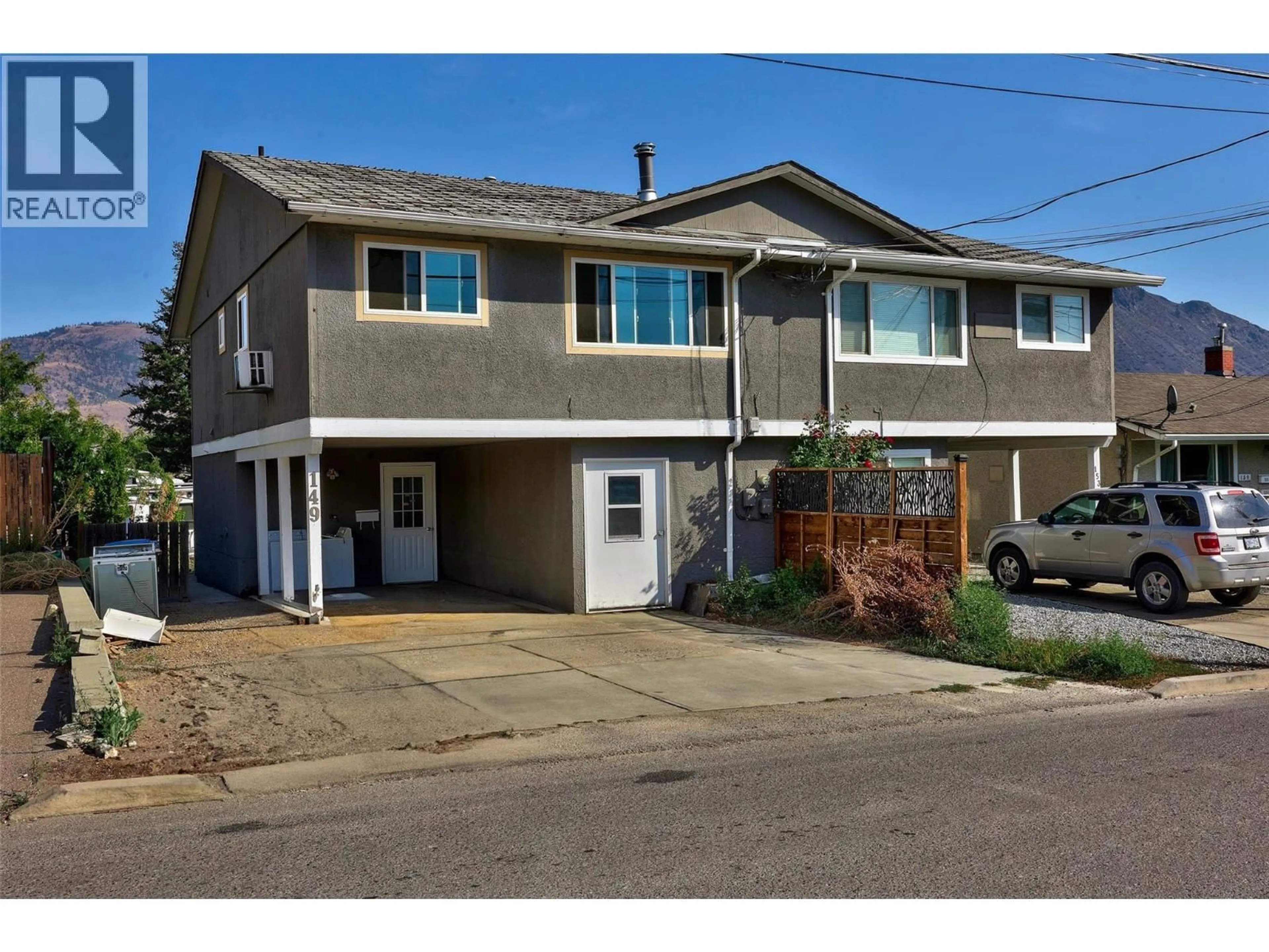 Home with vinyl exterior material, street for 149 FORT AVENUE, Kamloops British Columbia V2B1H2