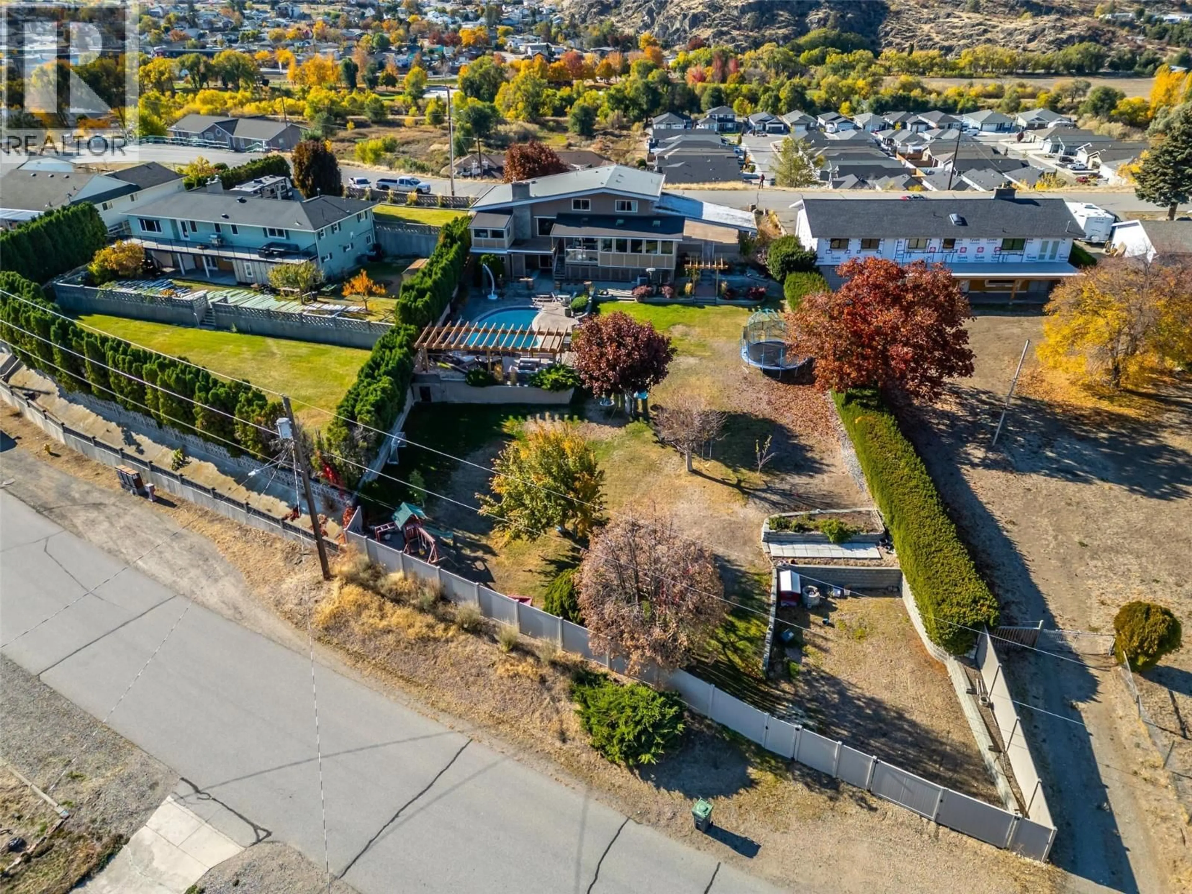 A pic from outside/outdoor area/front of a property/back of a property/a pic from drone, unknown for 6521 BELLEVUE DRIVE, Oliver British Columbia V0H1T4