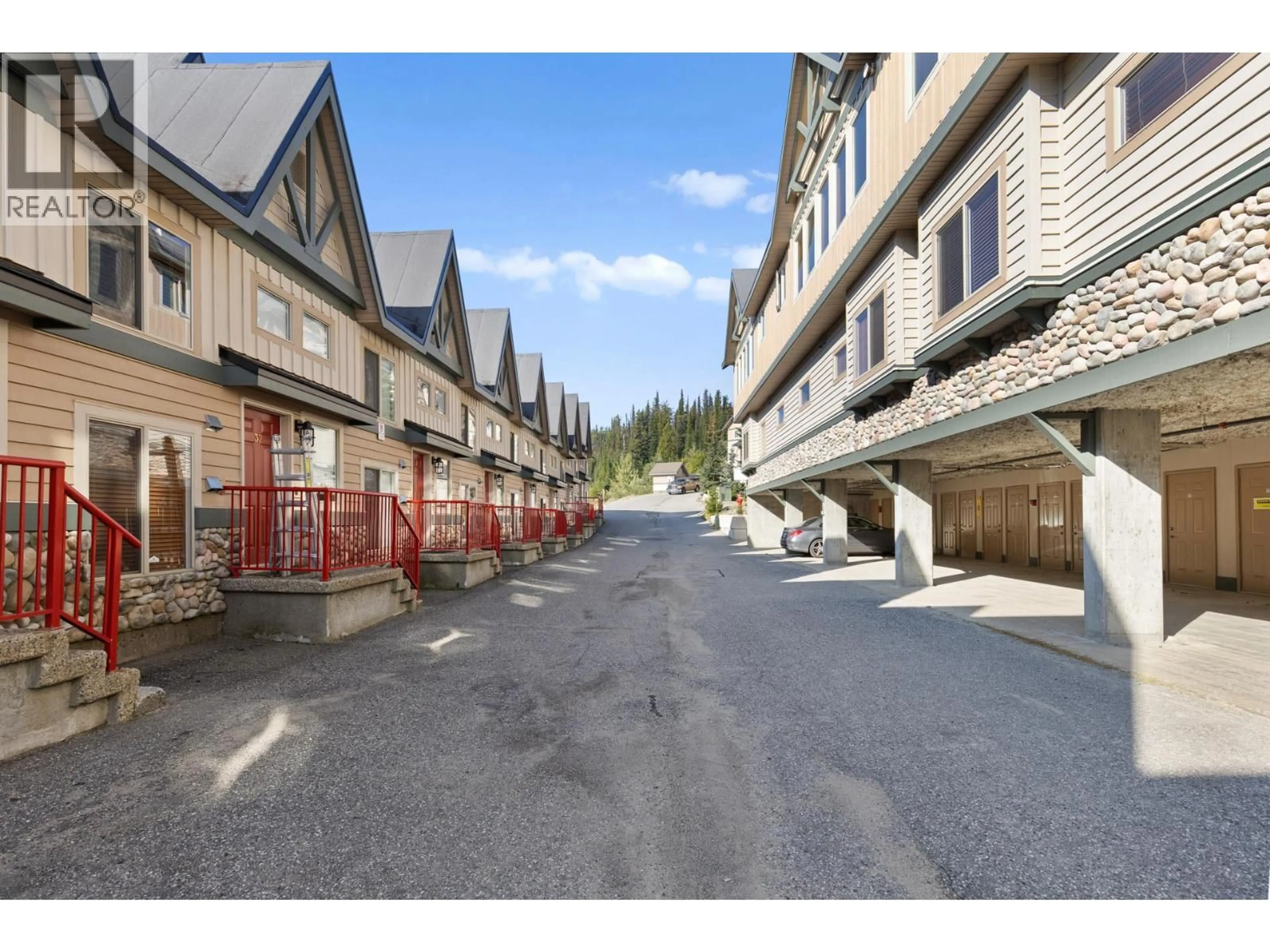 Patio, street for 33 - 7640 PORCUPINE ROAD, Big White British Columbia V1P1T4