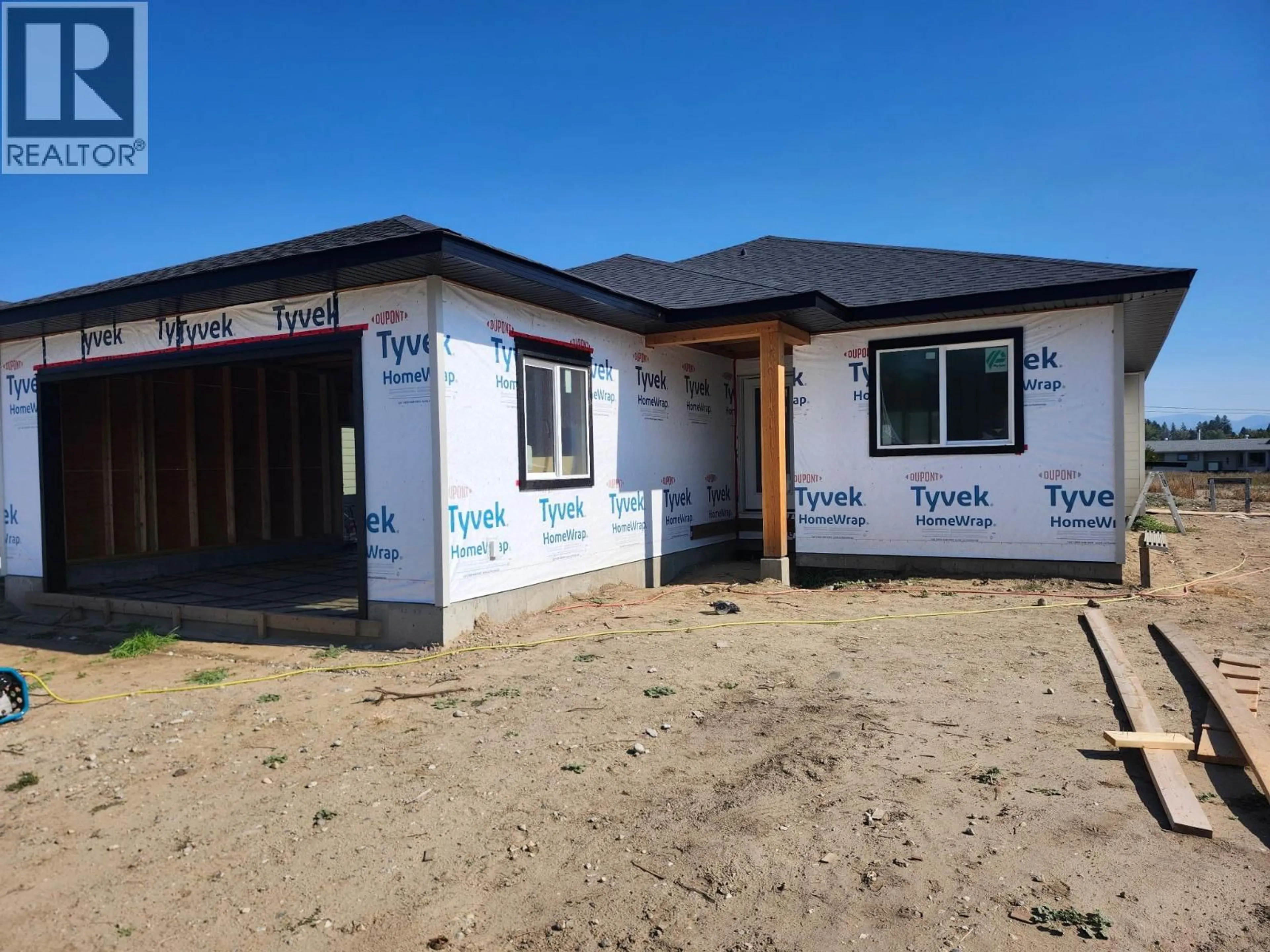Home with vinyl exterior material, building for 6050 19TH STREET, Grand Forks British Columbia V0H1H0