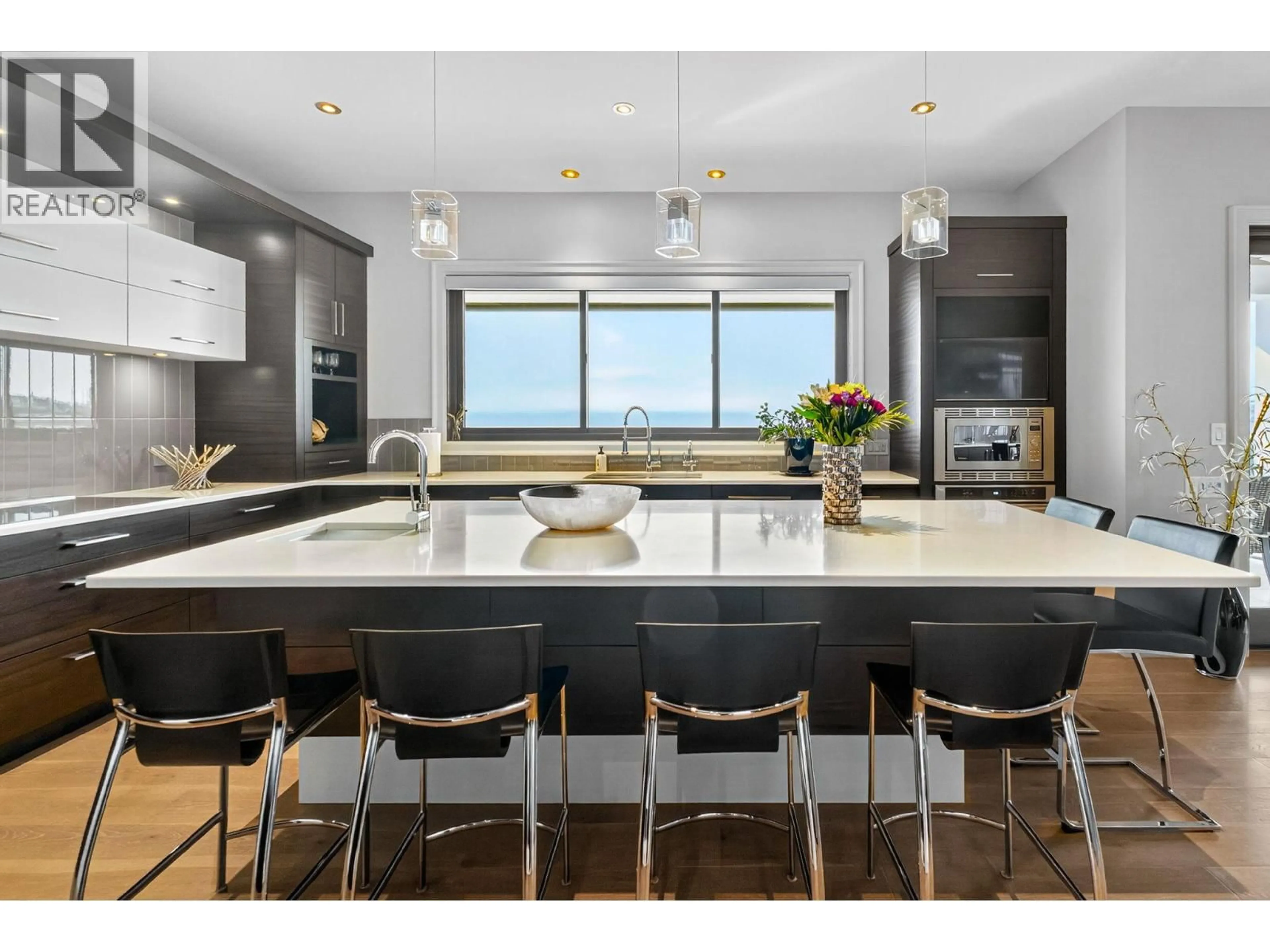 Contemporary kitchen, unknown for 1497 PINOT NOIR DRIVE, West Kelowna British Columbia V4T3H9