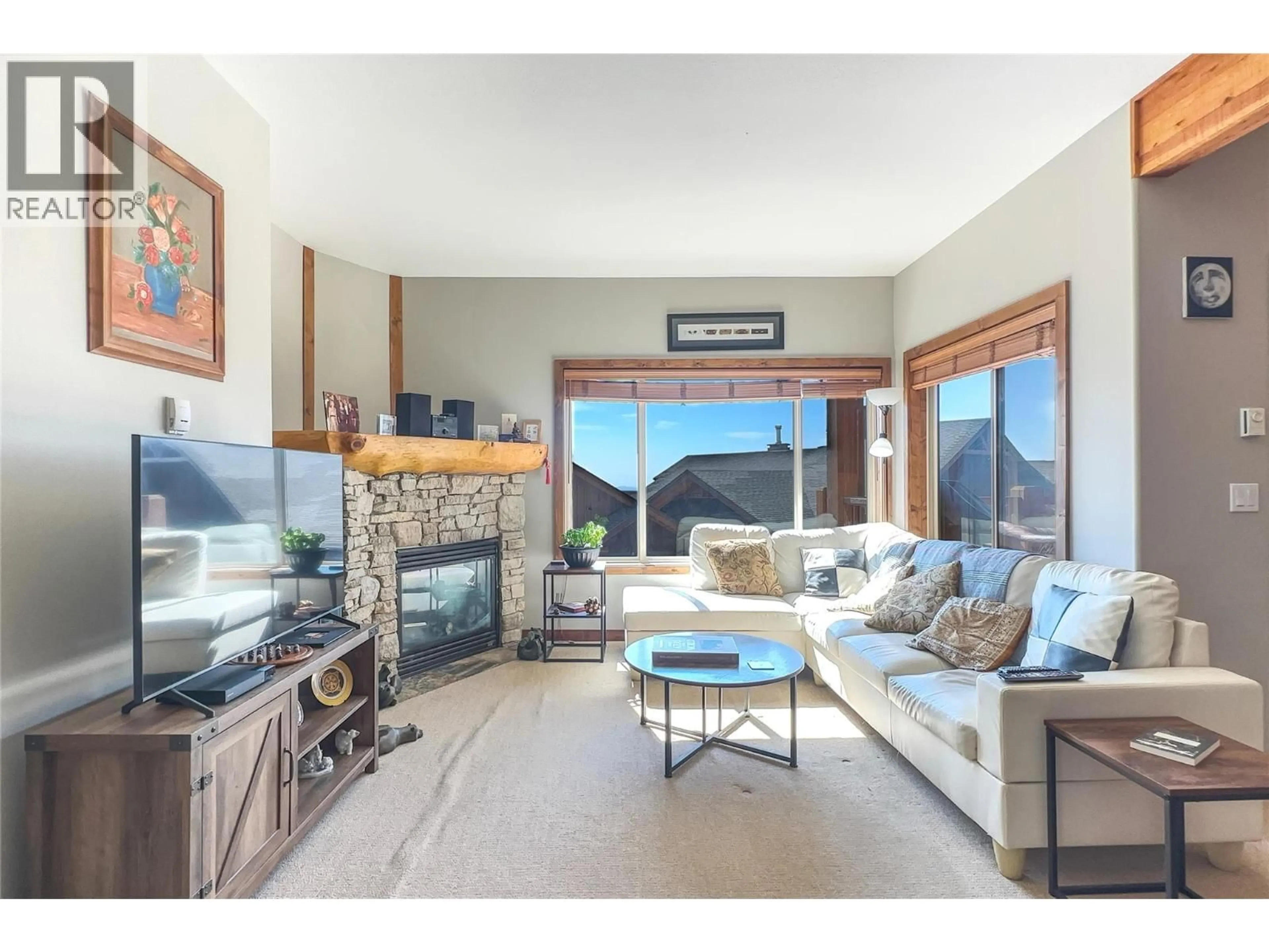 Living room with furniture, unknown for 101 - 80 KETTLE VIEW ROAD, Big White British Columbia V1P1P3