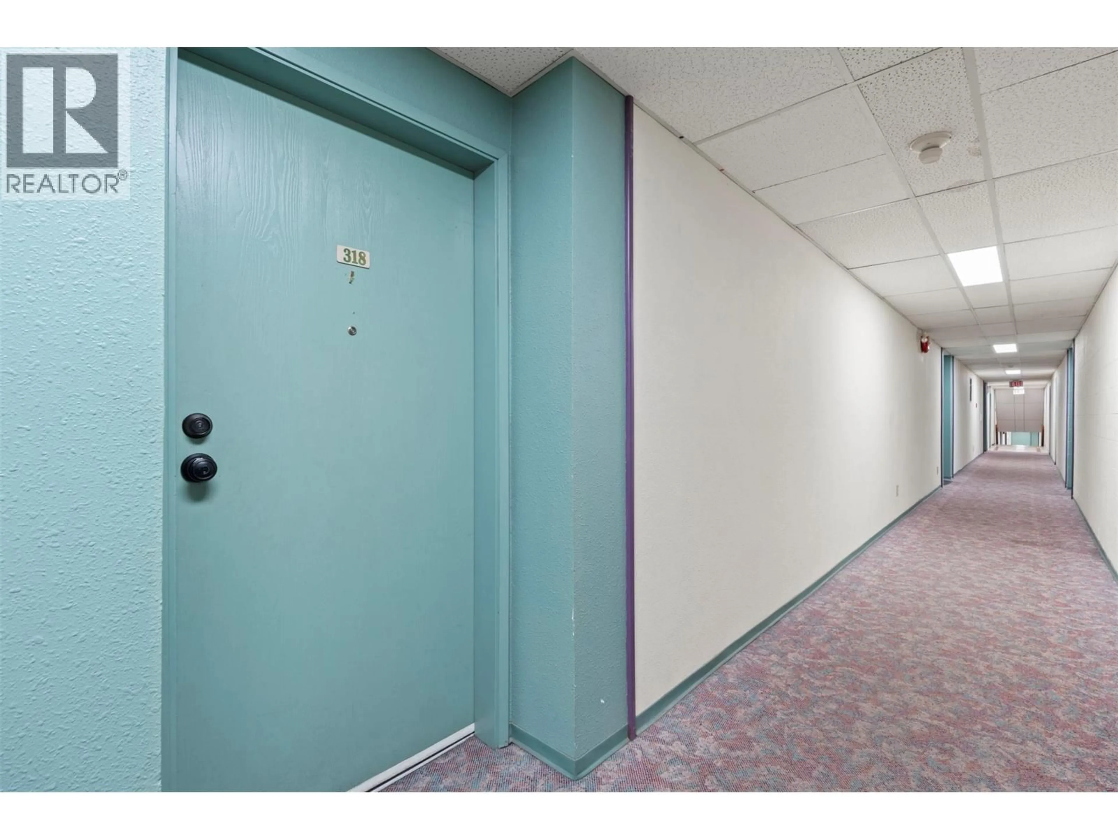 Indoor foyer for 318 - 3901 32 AVENUE, Vernon British Columbia V1T8M3