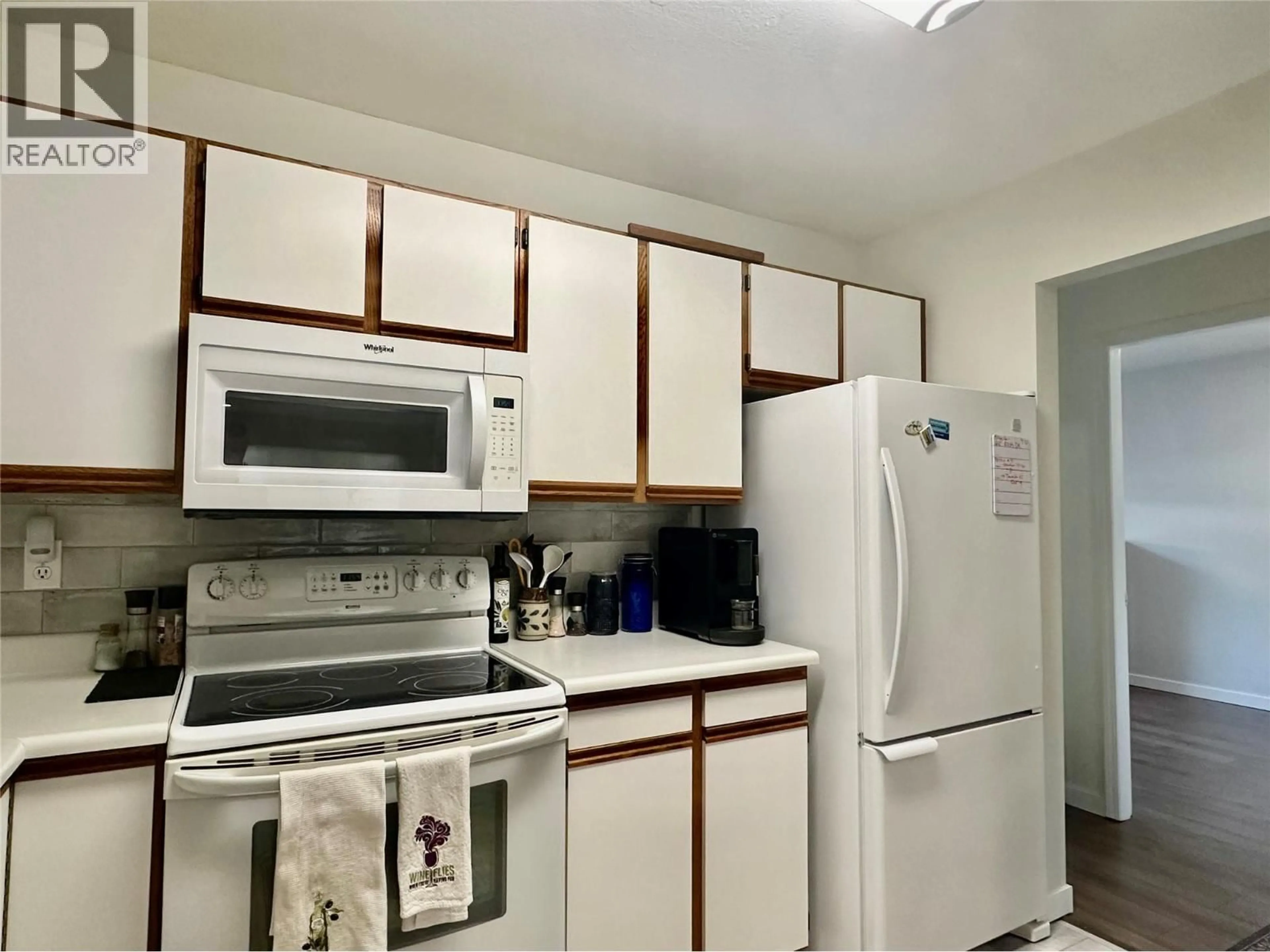 Standard kitchen, unknown for 35 - 6446 MEADOWS DRIVE, Oliver British Columbia V0H1T3