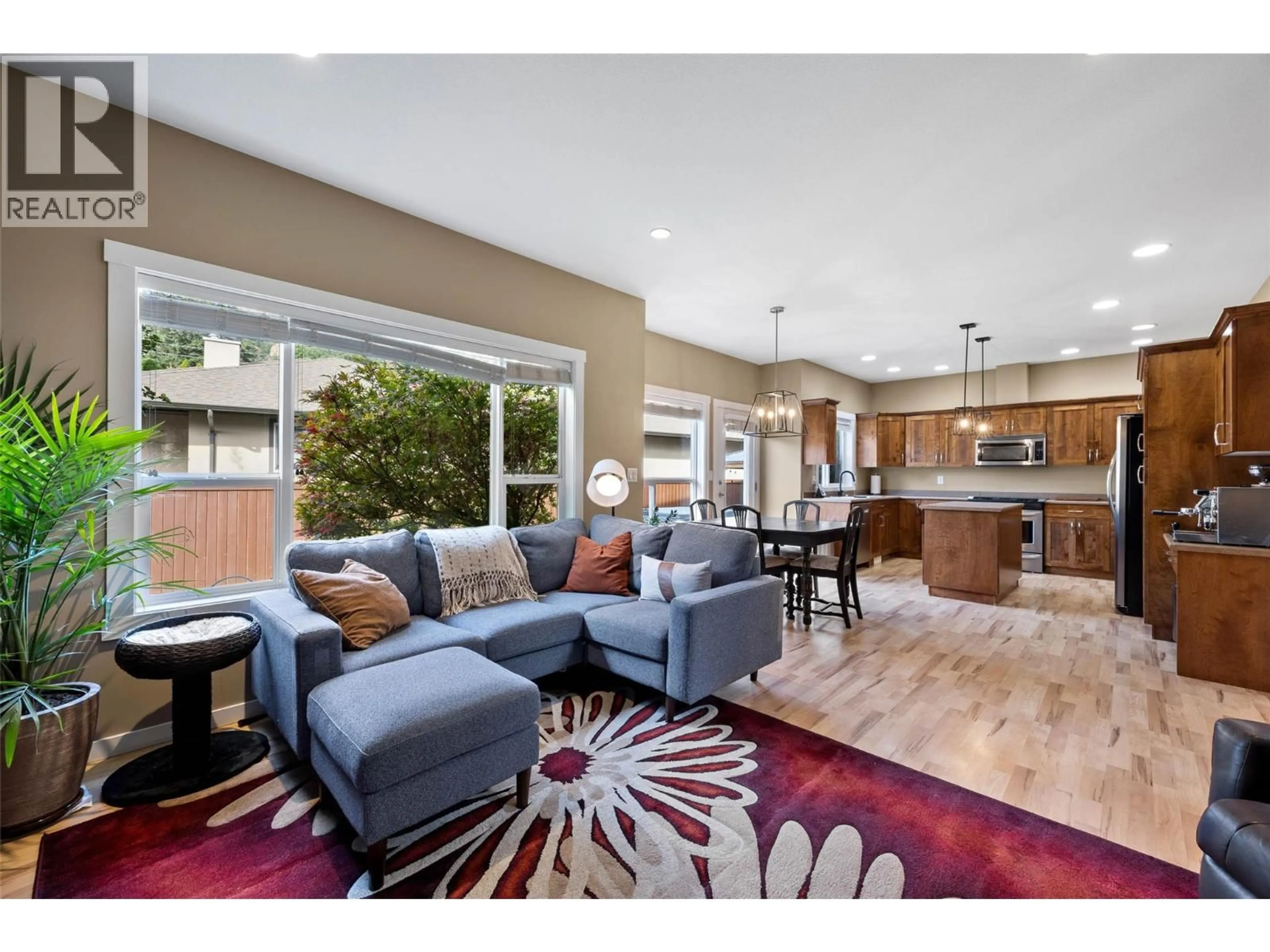 Open concept kitchen, unknown for 3102 SERLE COURT, Kamloops British Columbia V2B8T1