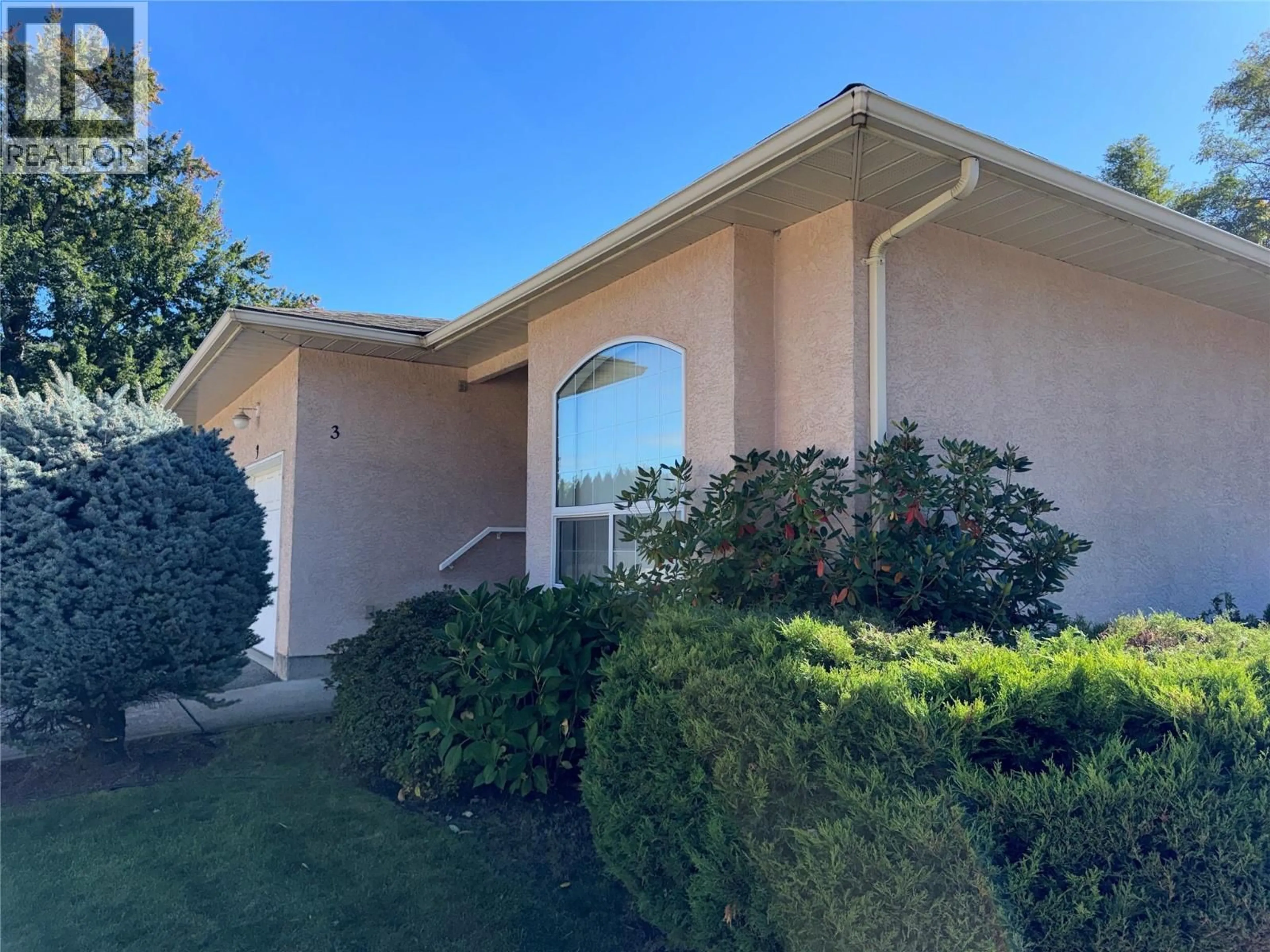 Home with vinyl exterior material, unknown for 3 - 2205 ROCKLAND AVENUE, Trail British Columbia V1R3G3