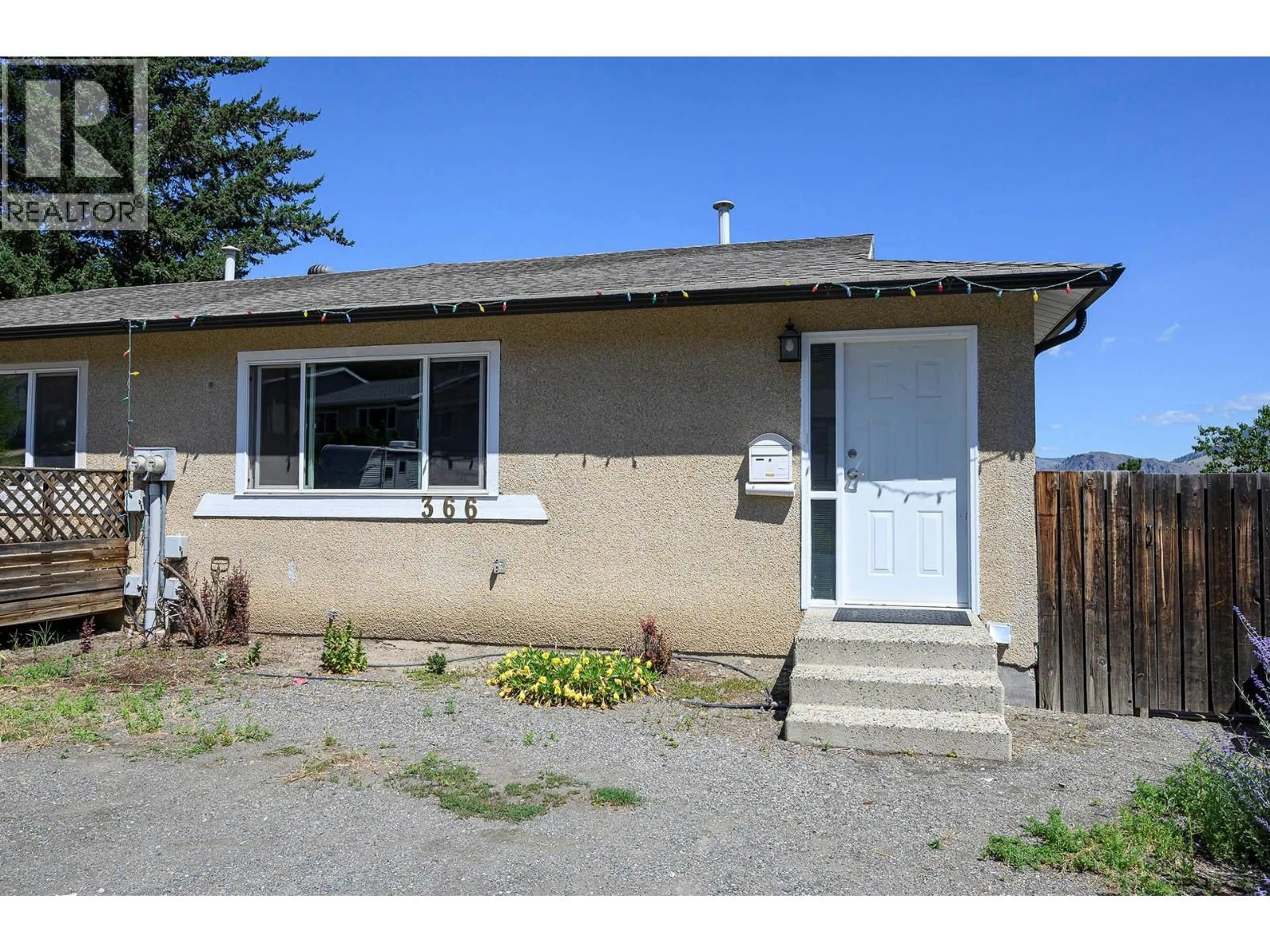 Home with vinyl exterior material, street for 366 WADDINGTON DRIVE, Kamloops British Columbia V2E1M5