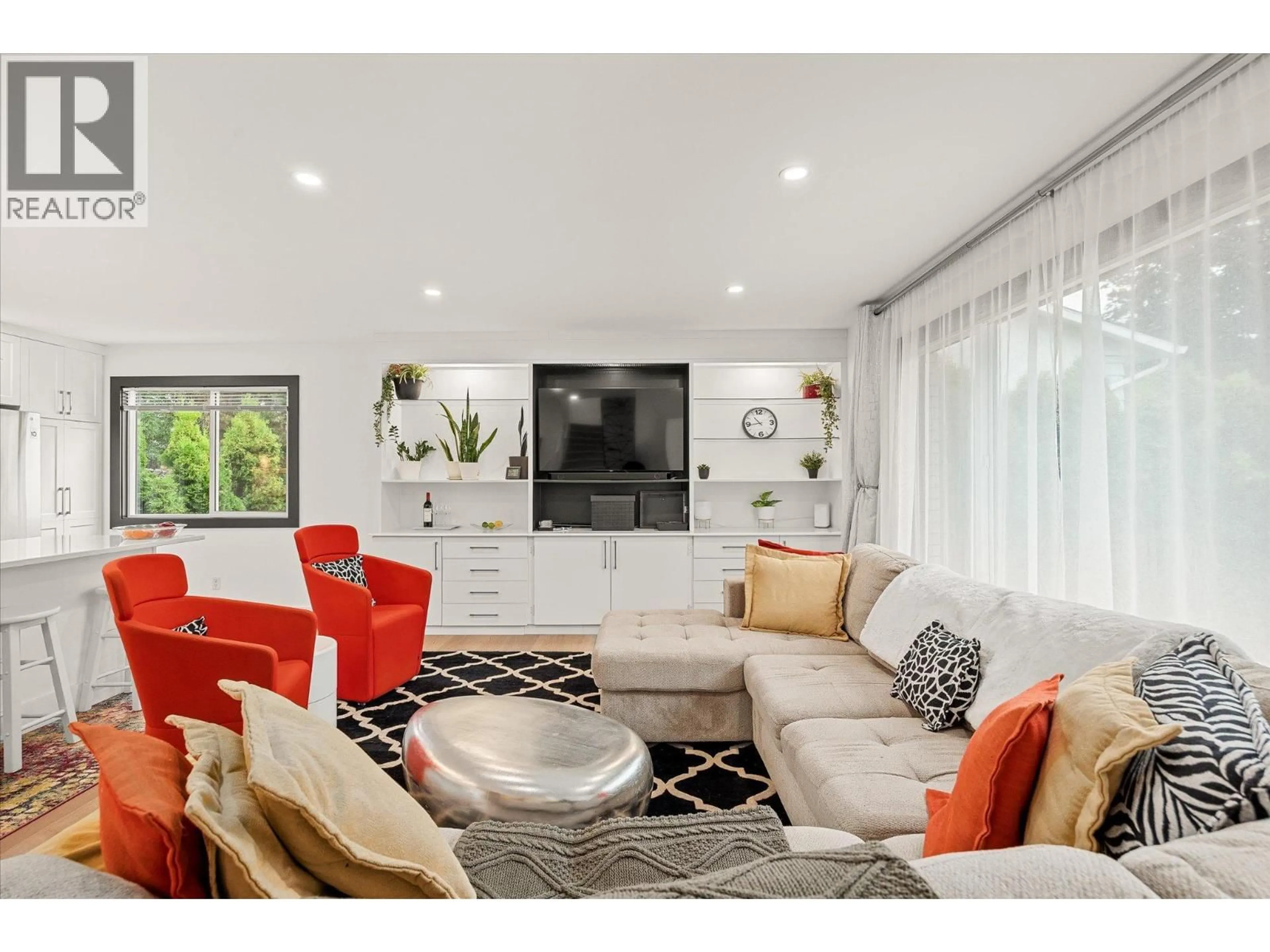 Living room with furniture, unknown for 150 JUPITER COURT, Kelowna British Columbia V1X5W5