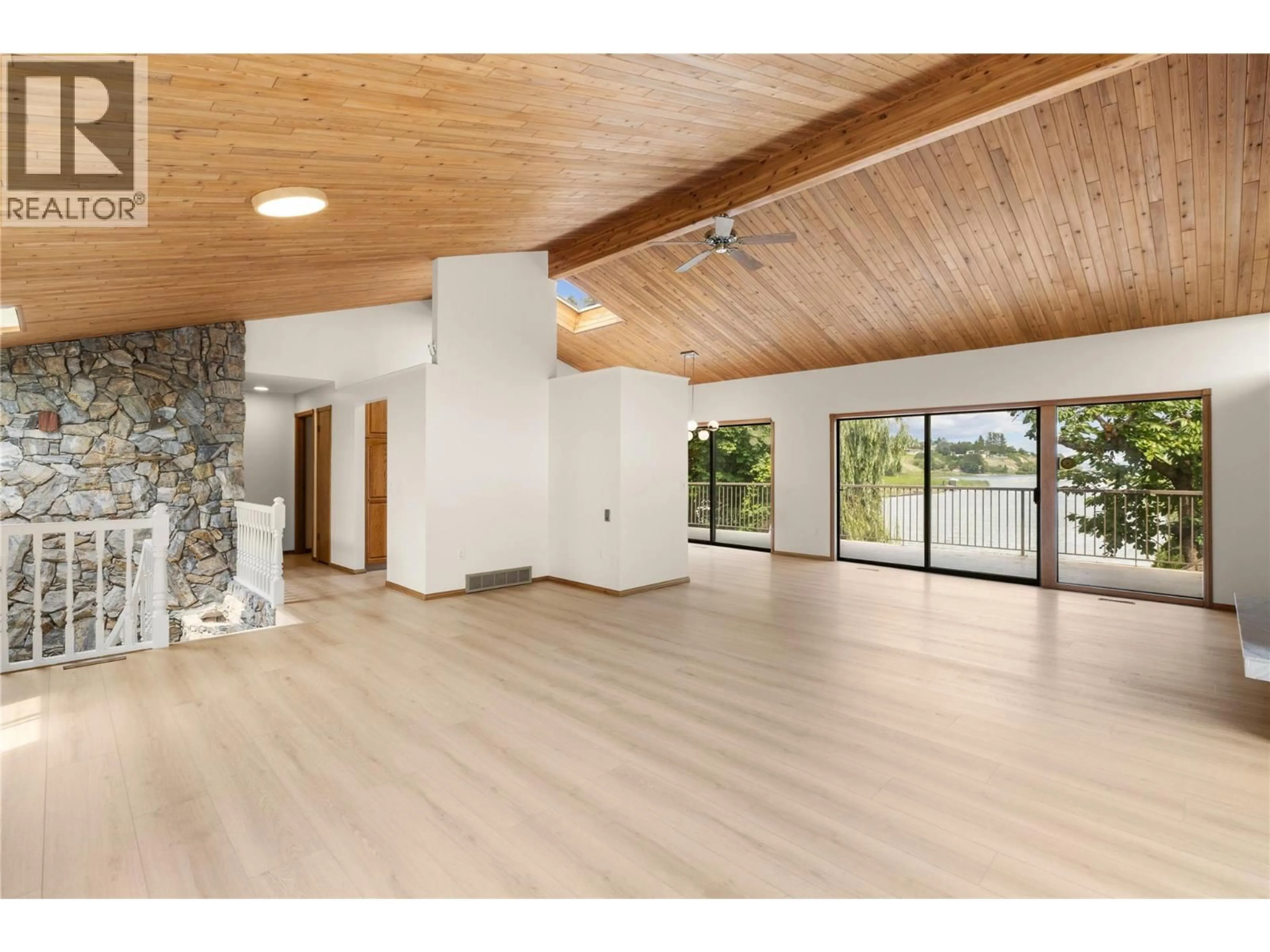 Indoor foyer for 1440 GREEN BAY ROAD, West Kelowna British Columbia V4T2B8