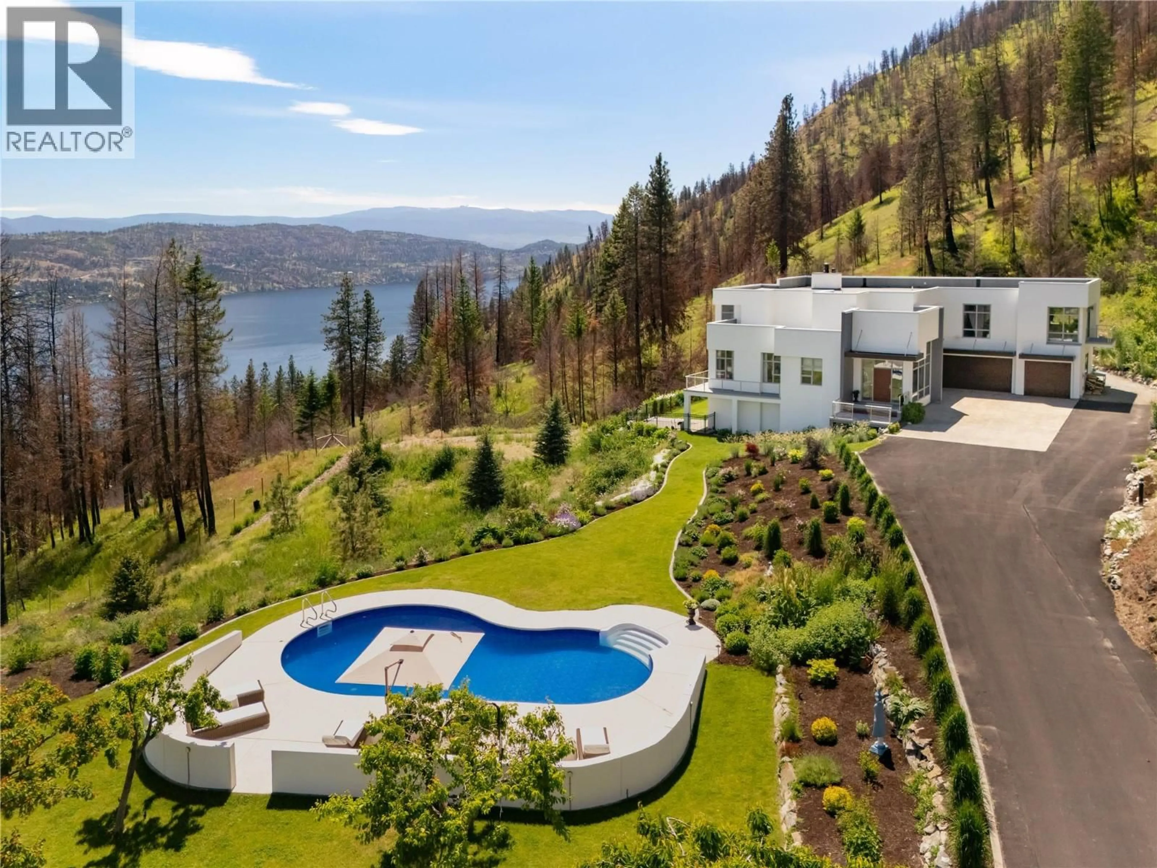 A pic from outside/outdoor area/front of a property/back of a property/a pic from drone, water/lake/river/ocean view for 5 - 1750 WESTSIDE ROAD NORTH, Kelowna British Columbia V1Z3R9