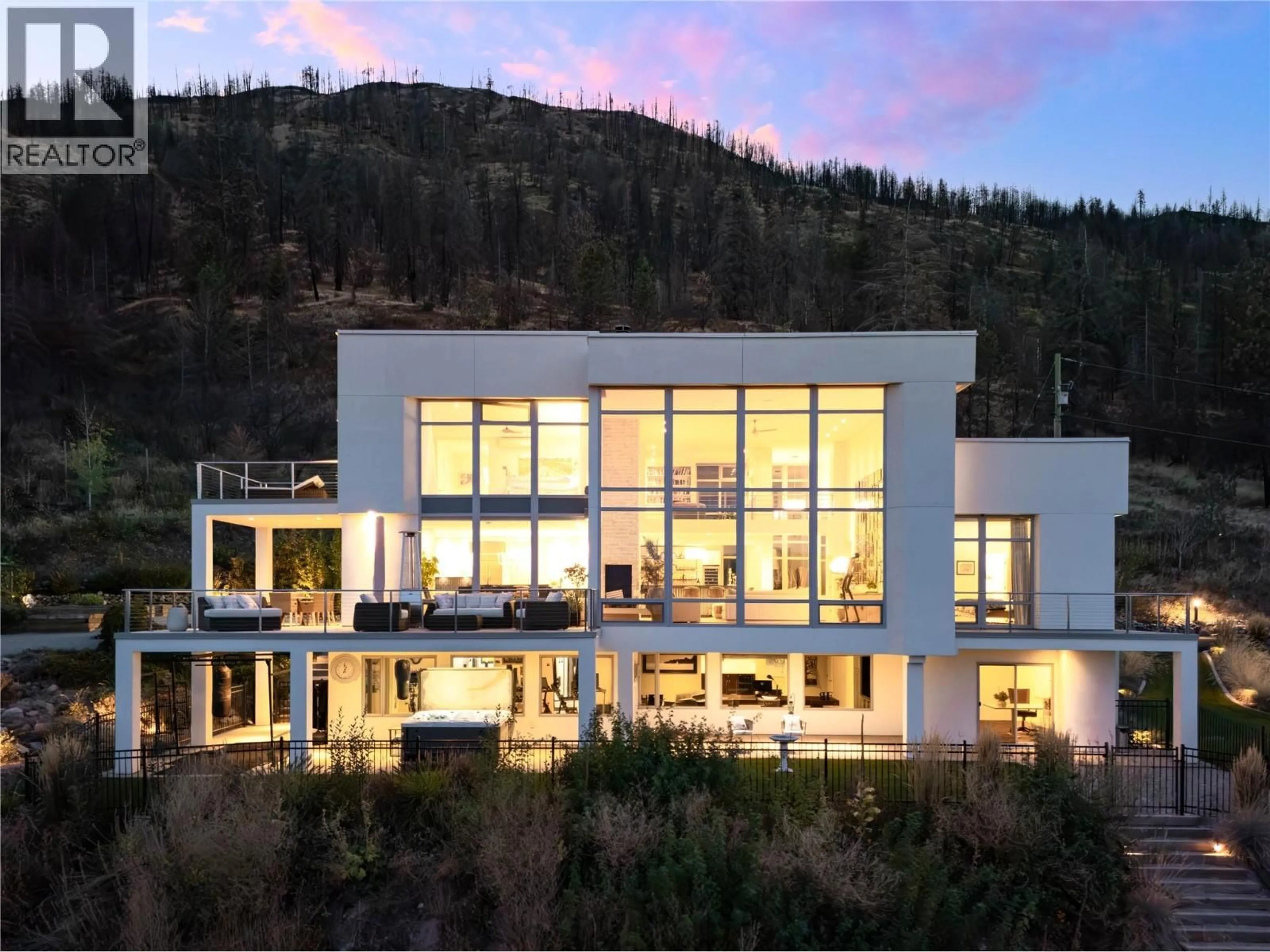 Home with vinyl exterior material, mountain view for 5 - 1750 WESTSIDE ROAD NORTH, Kelowna British Columbia V1Z3R9