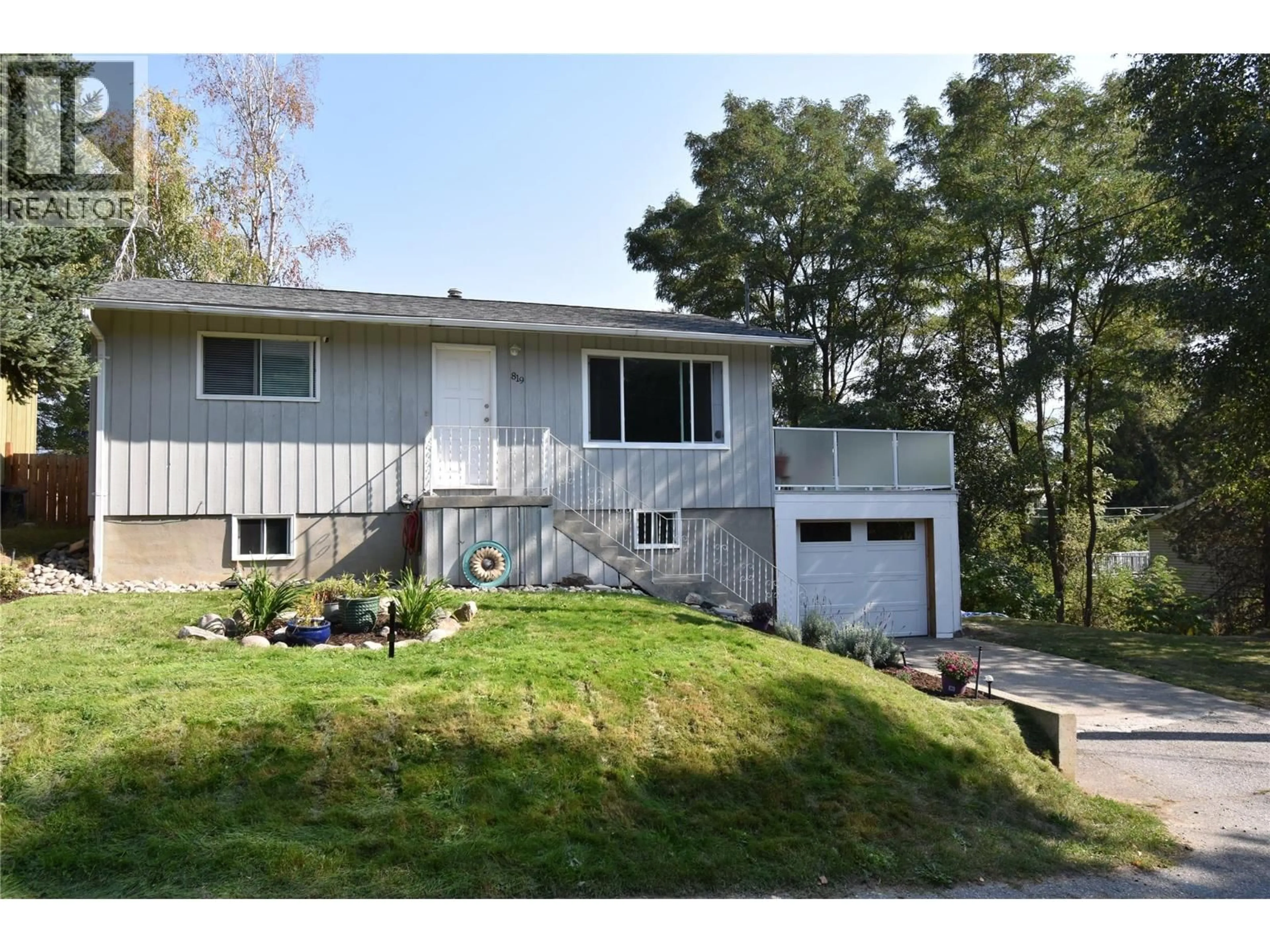 Home with vinyl exterior material, unknown for 819 8TH AVENUE, Castlegar British Columbia V1N1P2