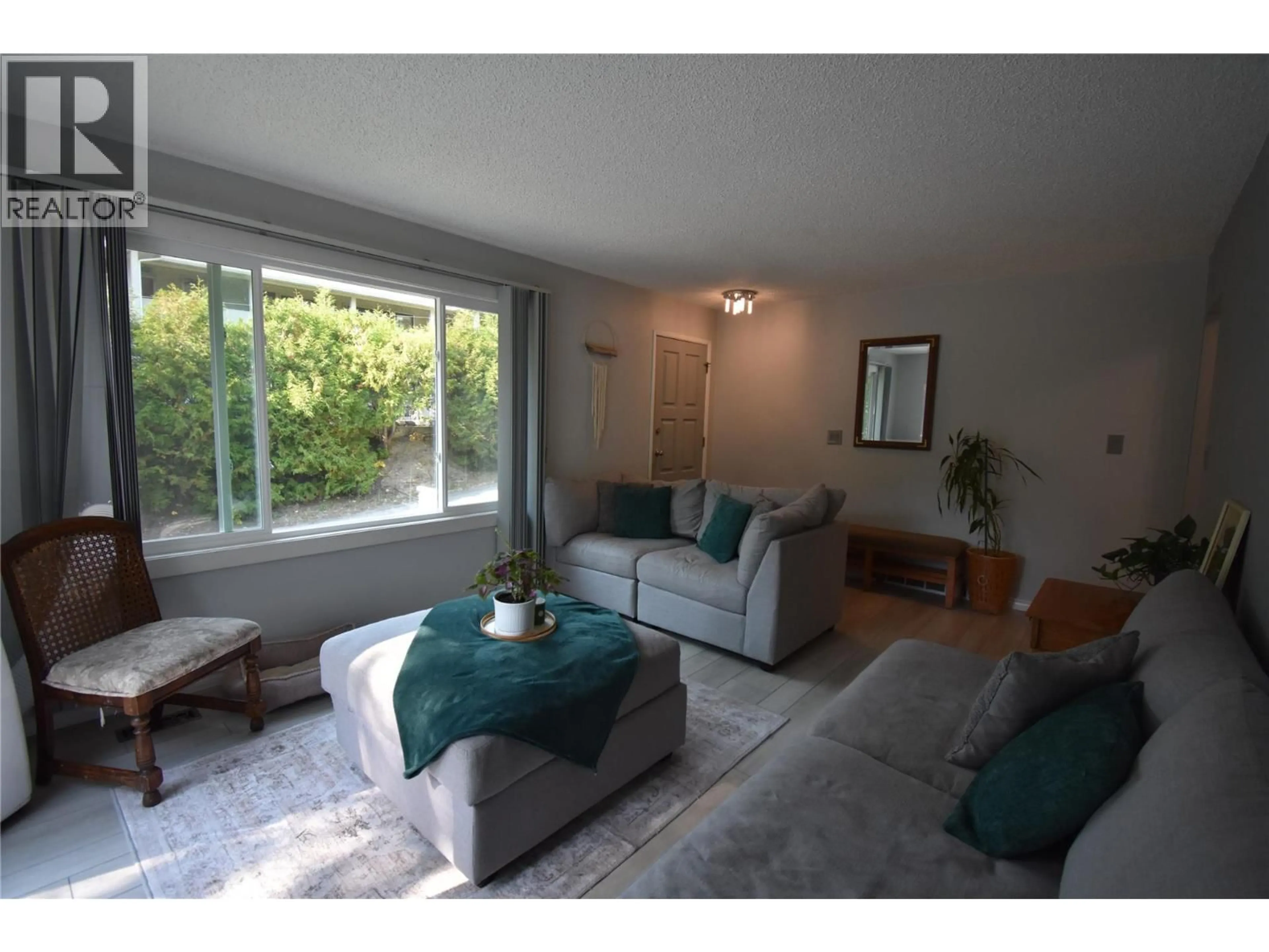 Living room with furniture, unknown for 819 8TH AVENUE, Castlegar British Columbia V1N1P2