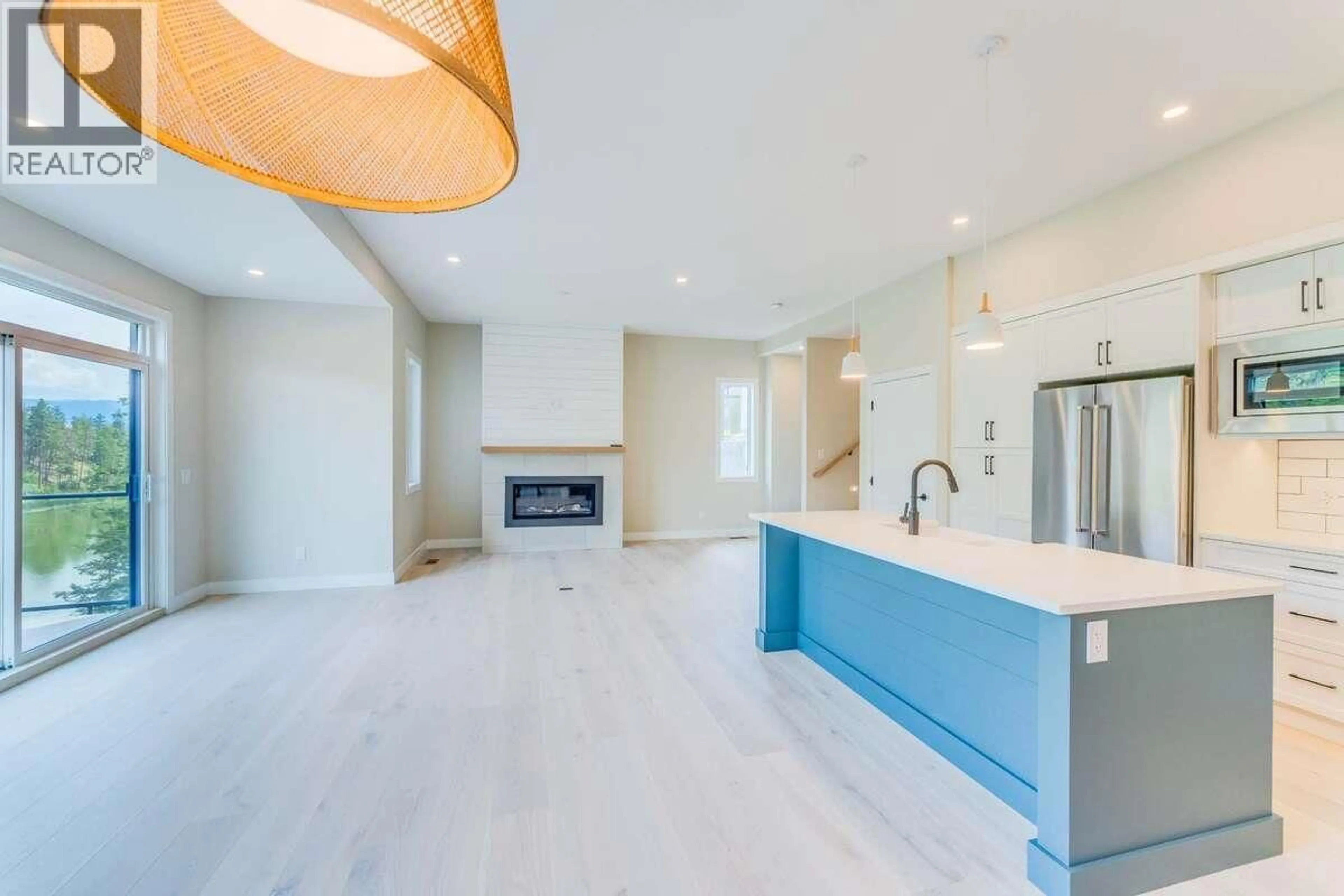 Open concept kitchen, ceramic/tile floor for 47 - 1550 UNION ROAD, Kelowna British Columbia V1V0G9
