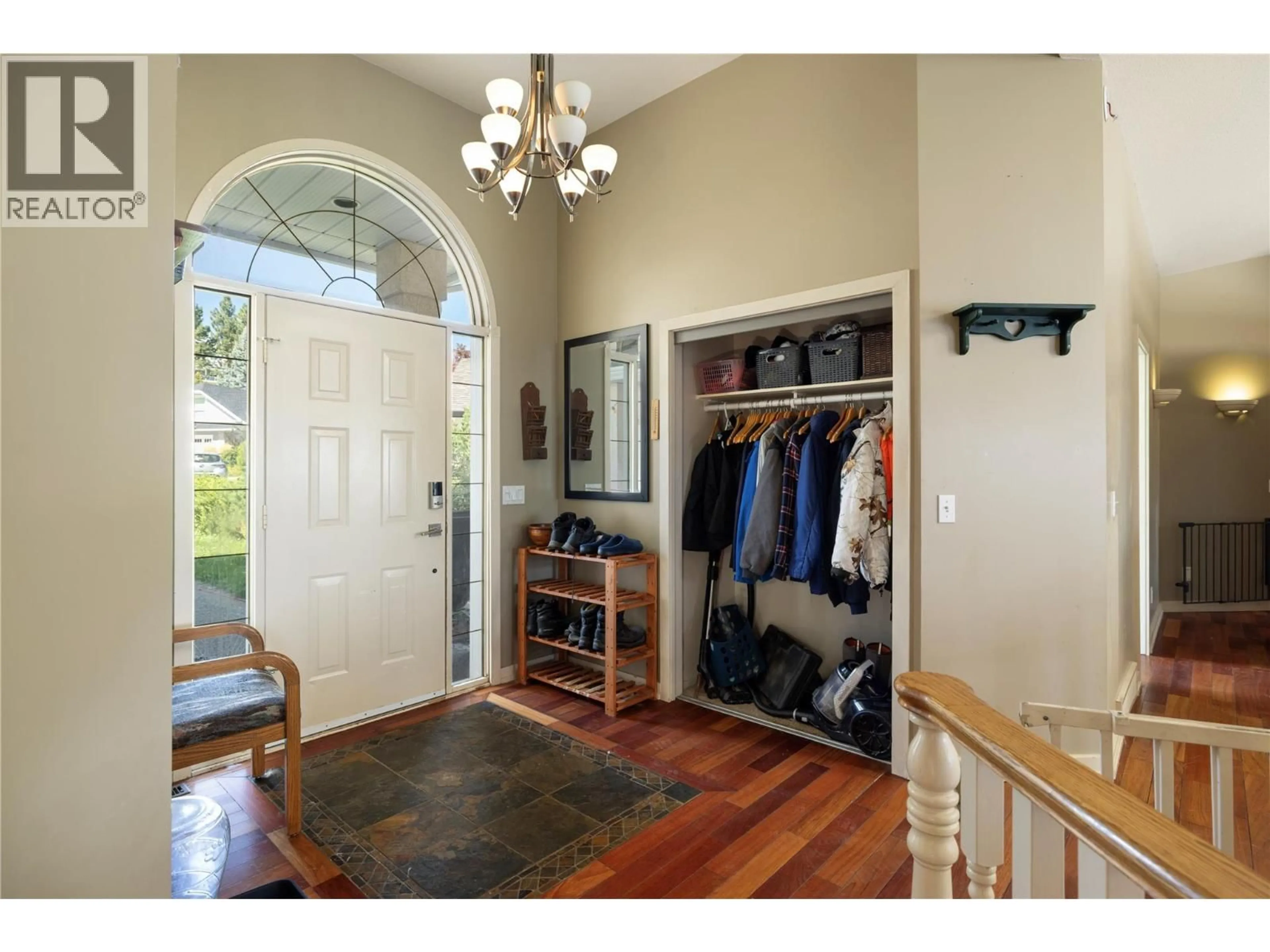 Indoor entryway for 2391 NAHANNI COURT, Kelowna British Columbia V1V1N1