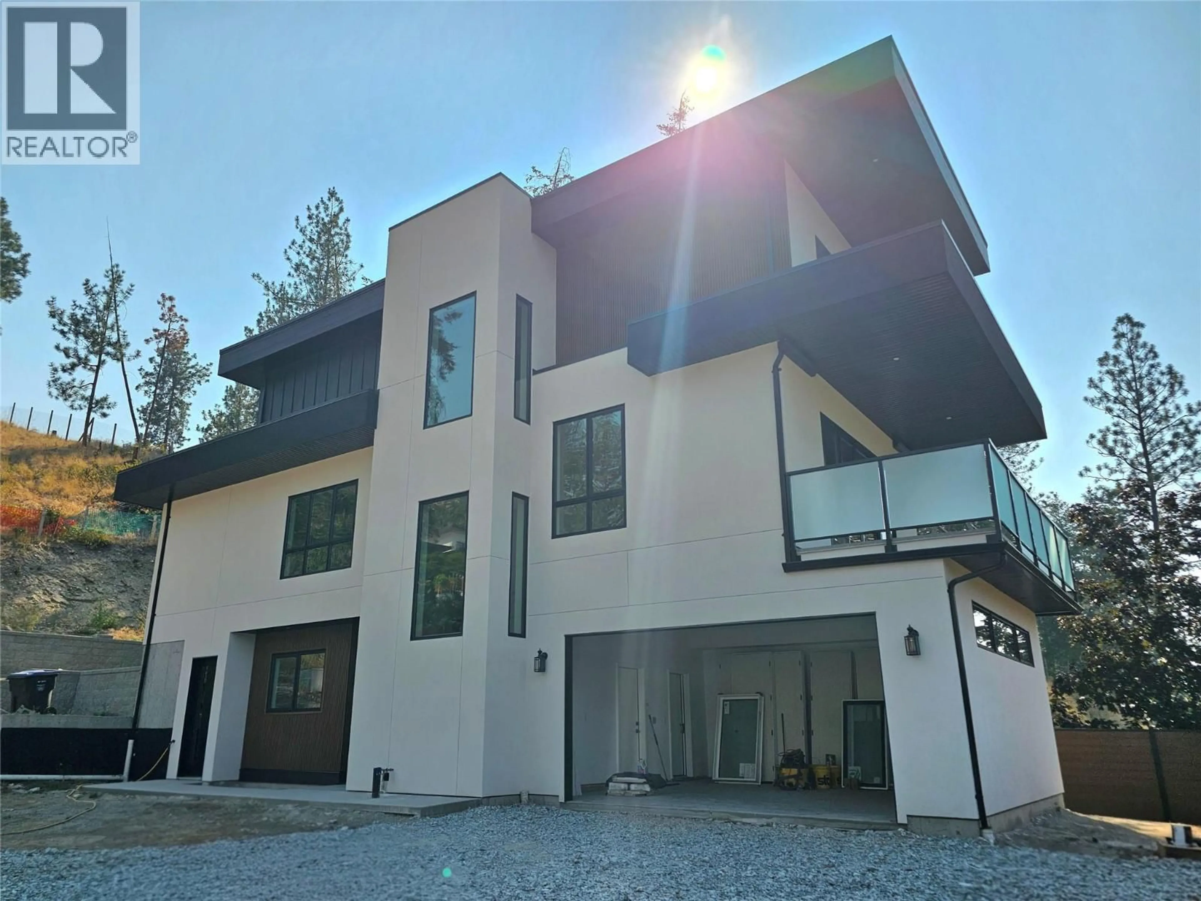 Home with vinyl exterior material, unknown for 3 - 757 BARNABY ROAD, Kelowna British Columbia V1W4N9