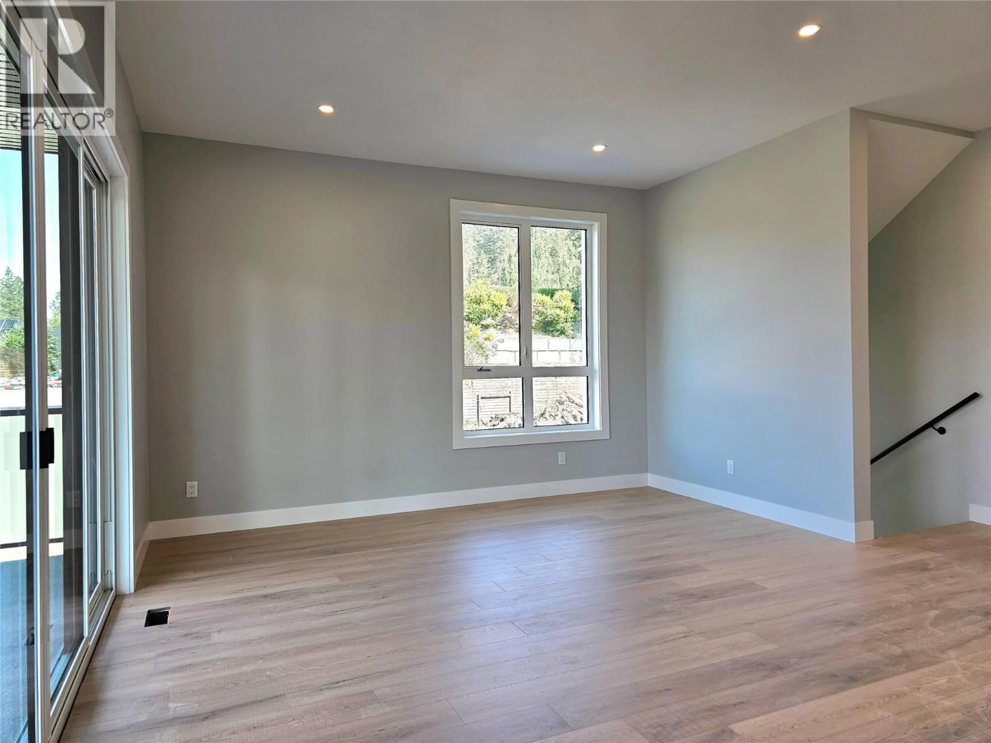 A pic of a room for 3 - 757 BARNABY ROAD, Kelowna British Columbia V1W4N9