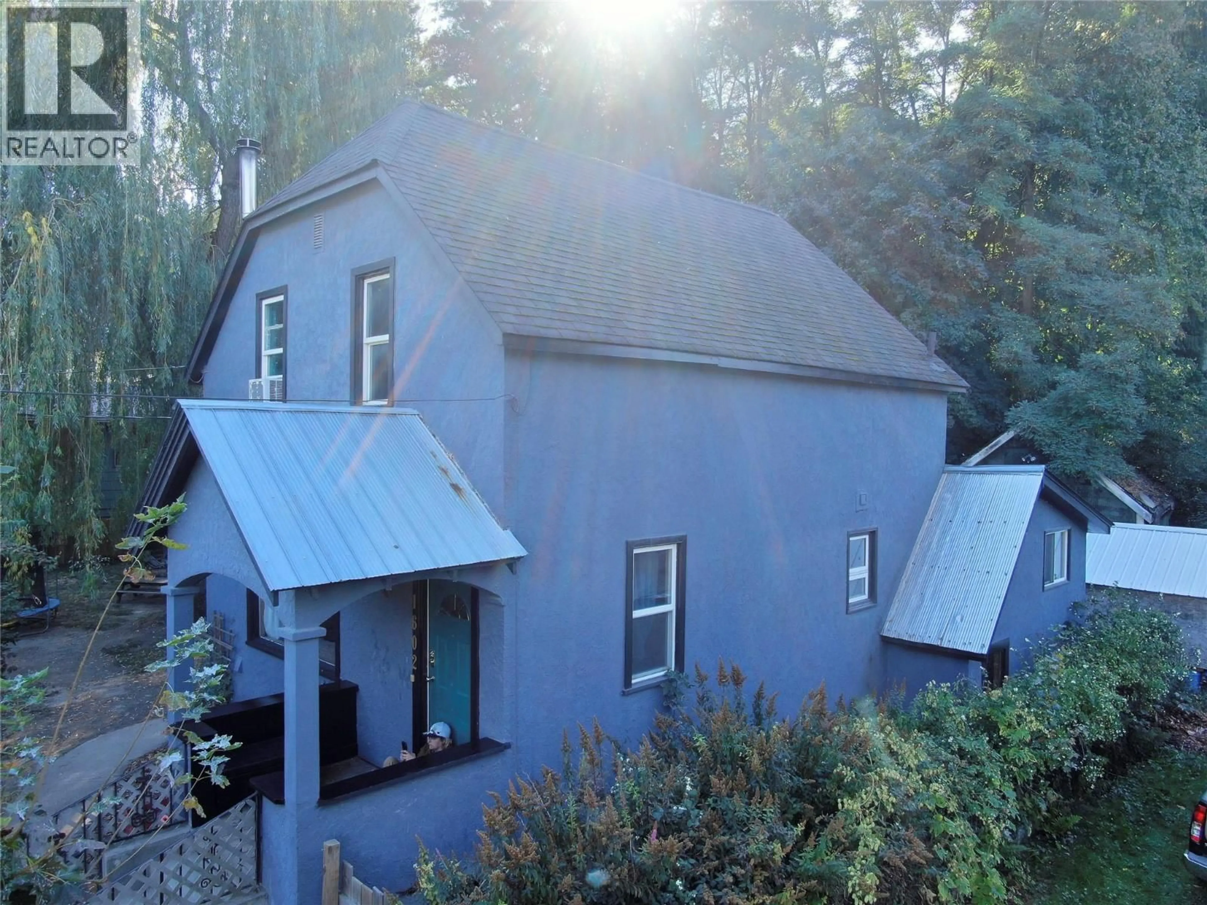 A pic from outside/outdoor area/front of a property/back of a property/a pic from drone, building for 1602 VANCOUVER STREET, Nelson British Columbia V1L1E6