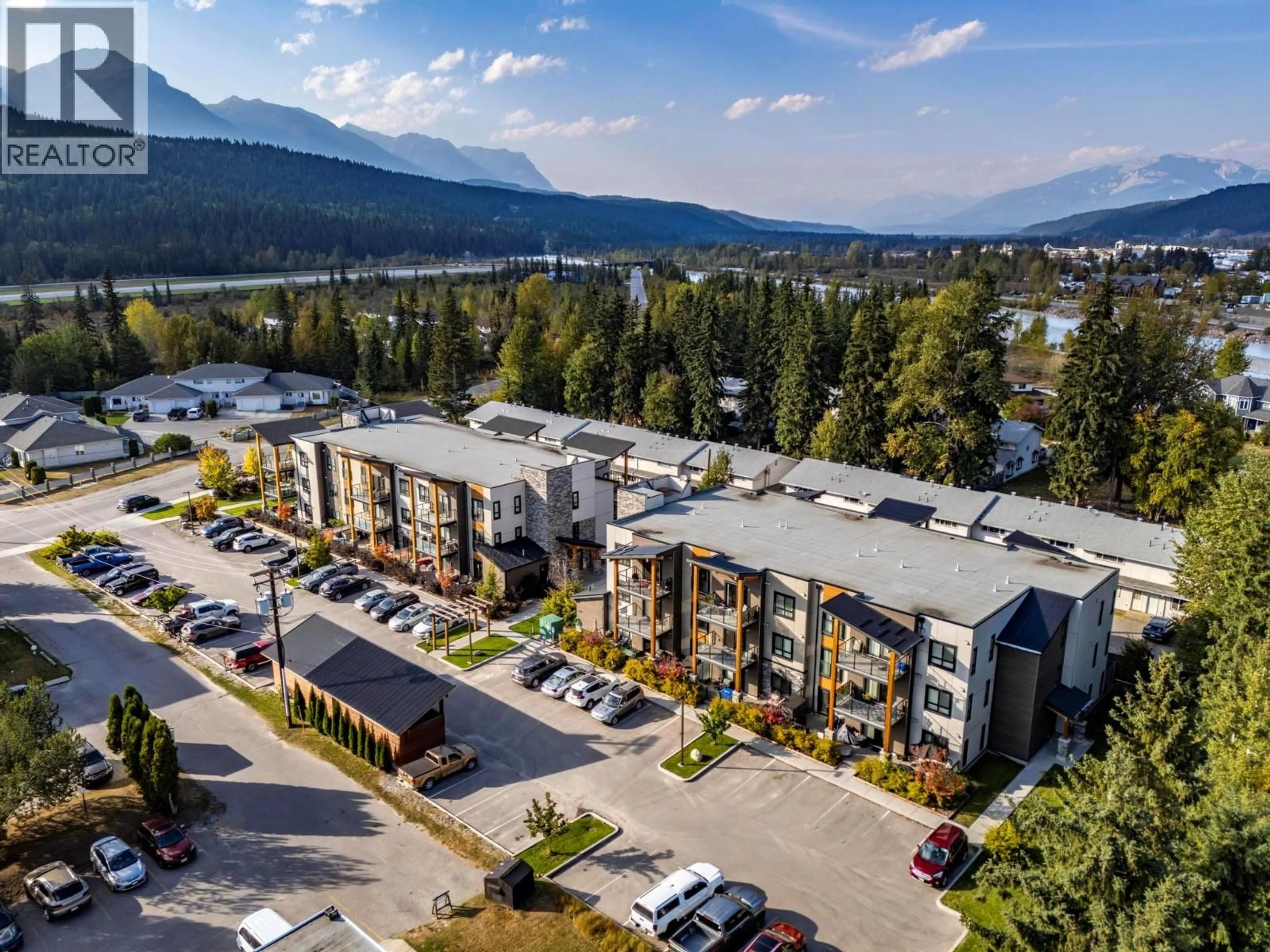 A pic from outside/outdoor area/front of a property/back of a property/a pic from drone, mountain view for 1104 - 410 5TH  S AVENUE, Golden British Columbia V0A1H0