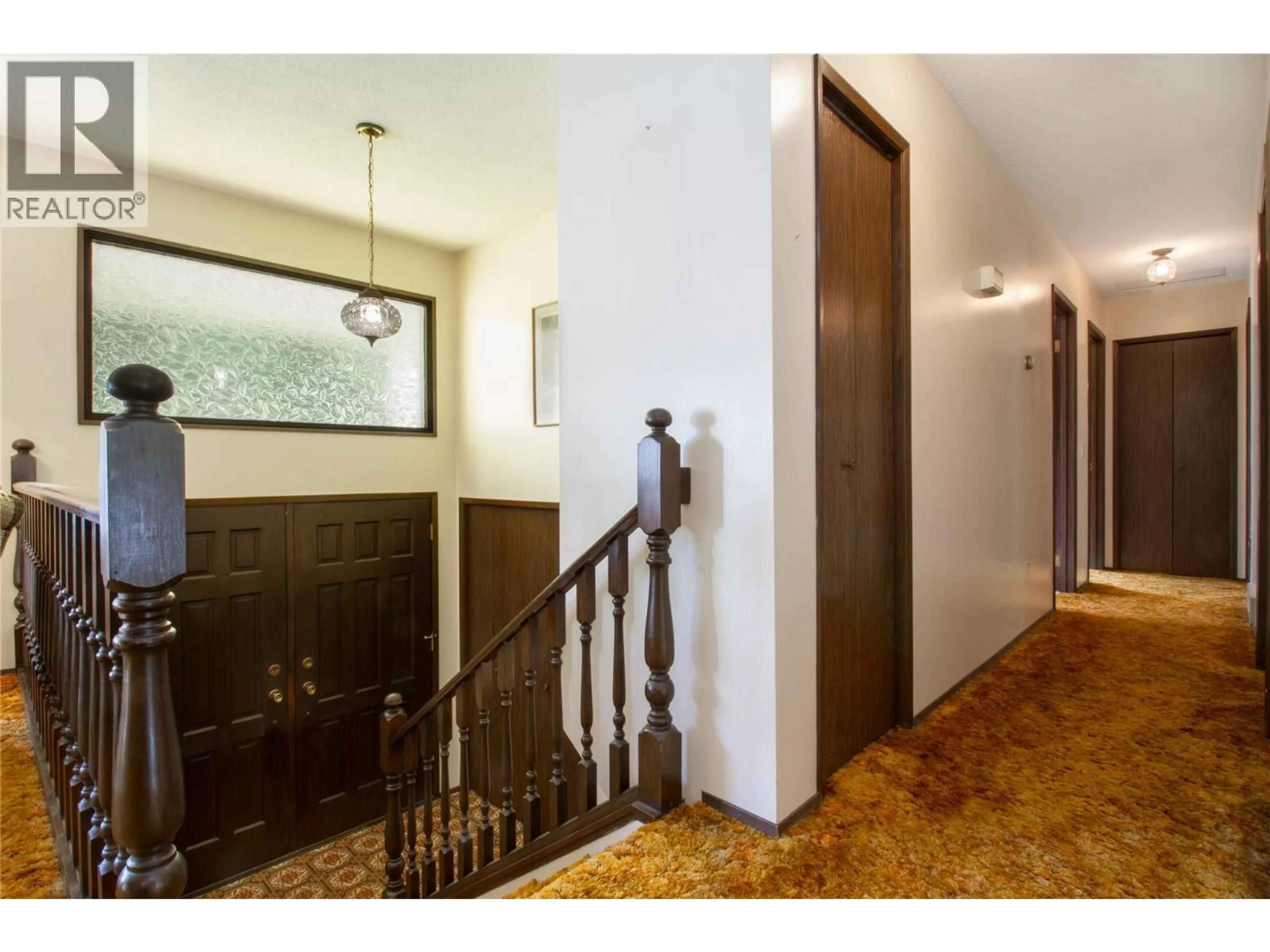 Indoor foyer for 1695 HAY ROAD, Revelstoke British Columbia V0E2S1