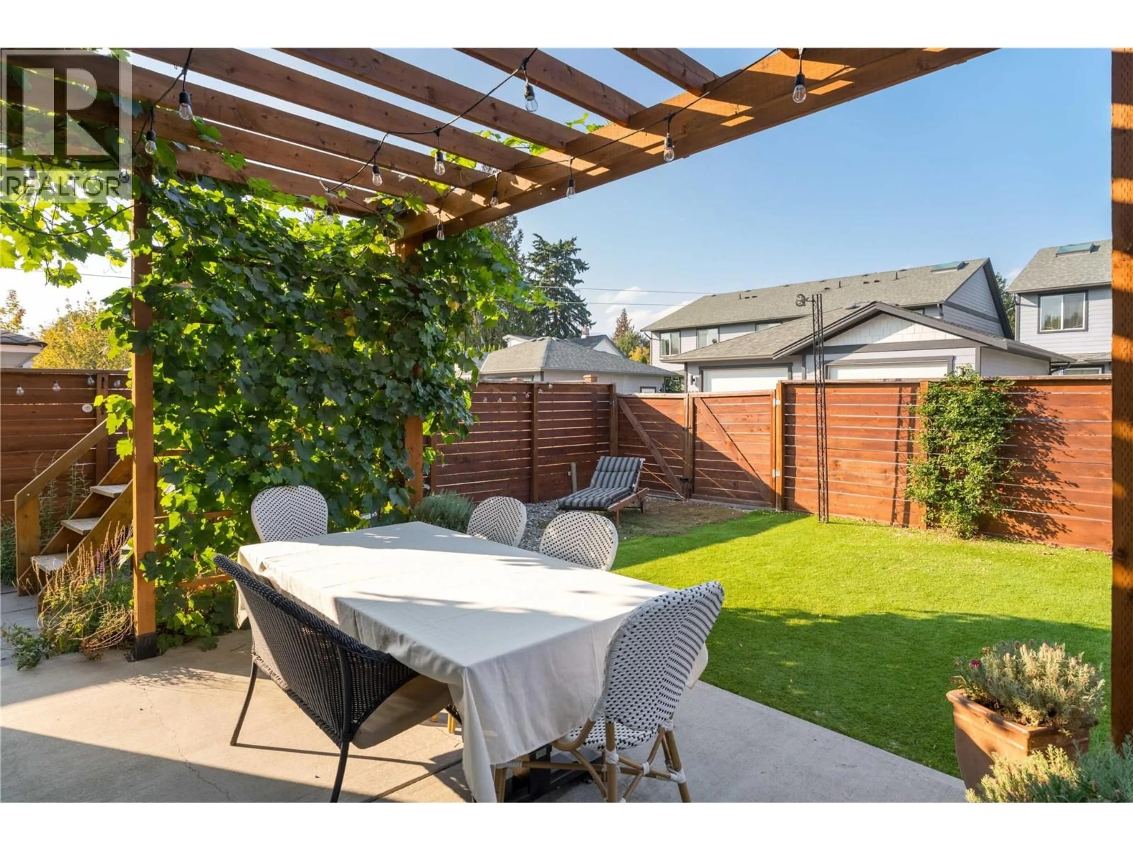 Patio, street for 1818 BOWES STREET, Kelowna British Columbia V1Y0B3