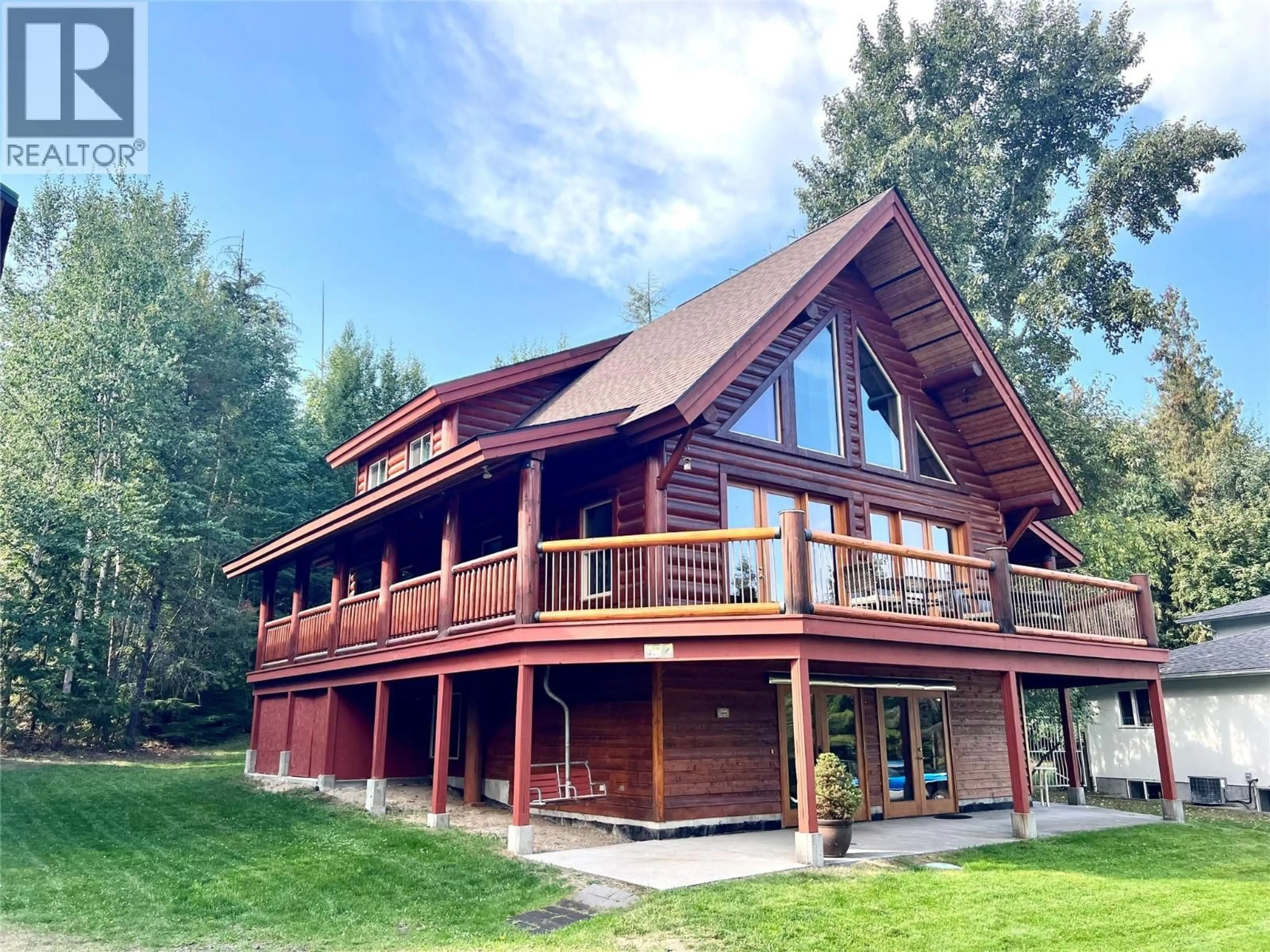 Home with vinyl exterior material, unknown for 147 WEST LAKE DRIVE, Christina Lake British Columbia V0H1E0