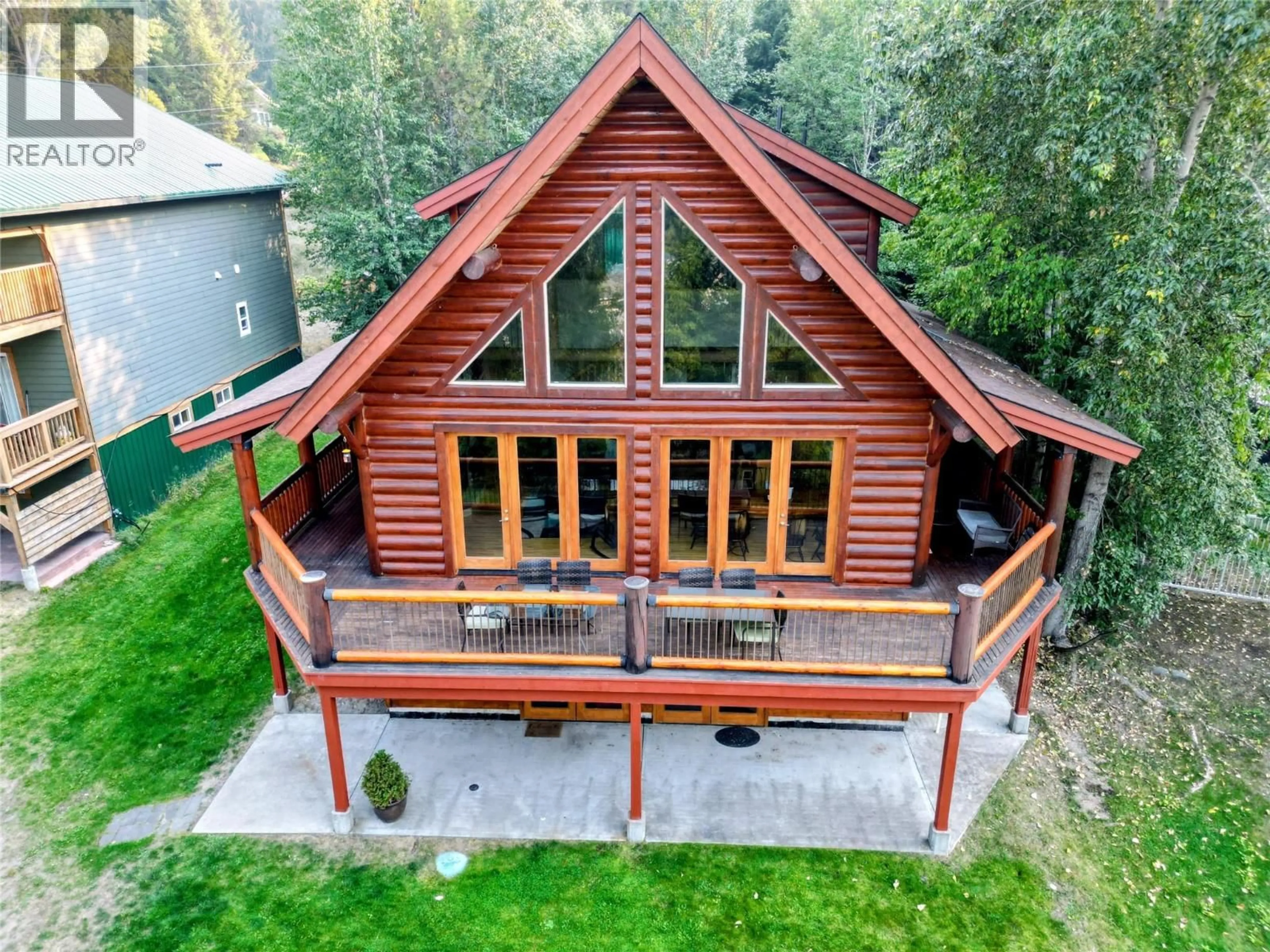 A pic from outside/outdoor area/front of a property/back of a property/a pic from drone, unknown for 147 WEST LAKE DRIVE, Christina Lake British Columbia V0H1E0