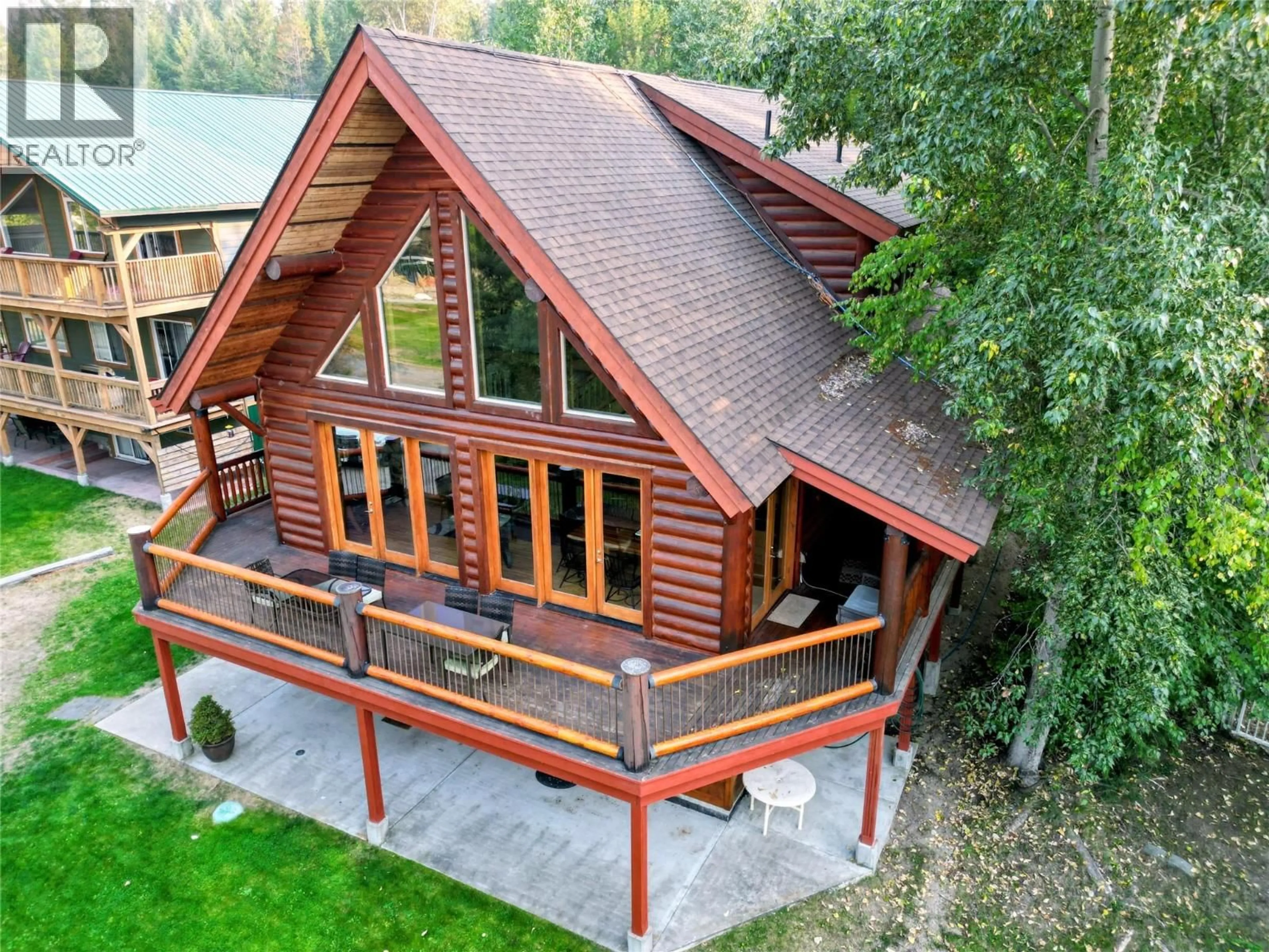 A pic from outside/outdoor area/front of a property/back of a property/a pic from drone, building for 147 WEST LAKE DRIVE, Christina Lake British Columbia V0H1E0
