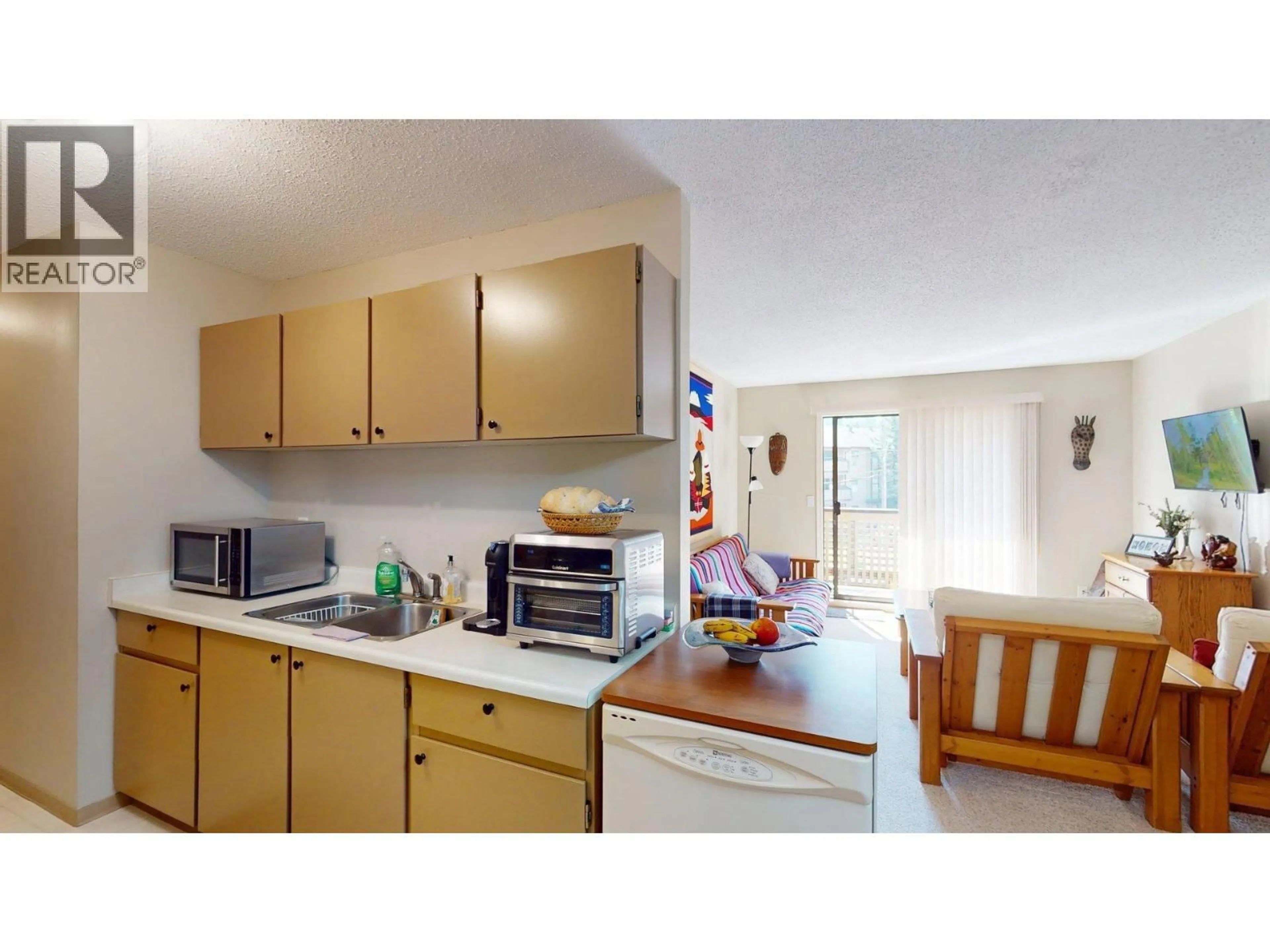 Standard kitchen, wood/laminate floor for 306 - 431 BOIVIN ROAD, Elkford British Columbia V0B1H0
