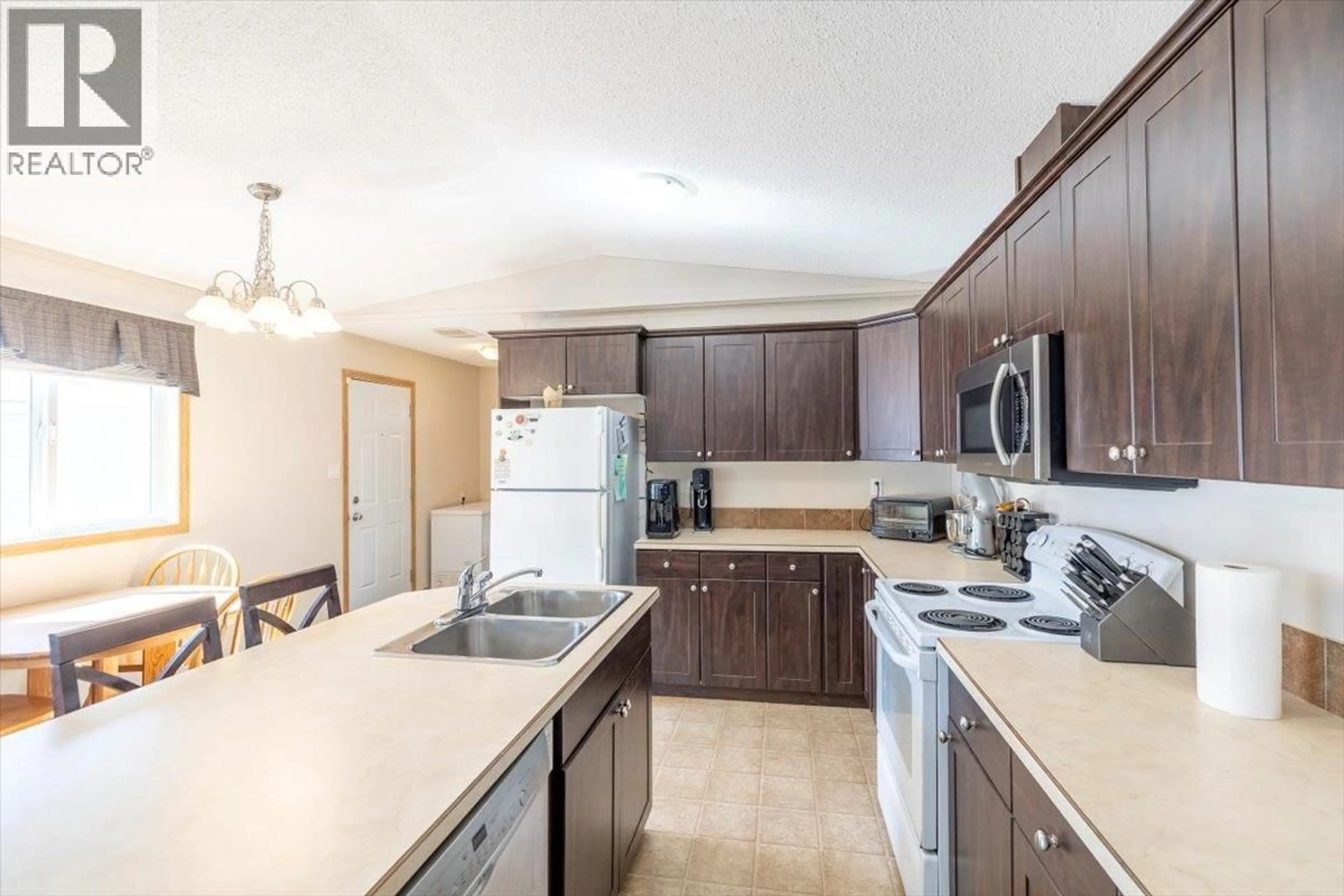 Standard kitchen, ceramic/tile floor for 6 - 100 ASPEN DRIVE, Sparwood British Columbia V0B2G0