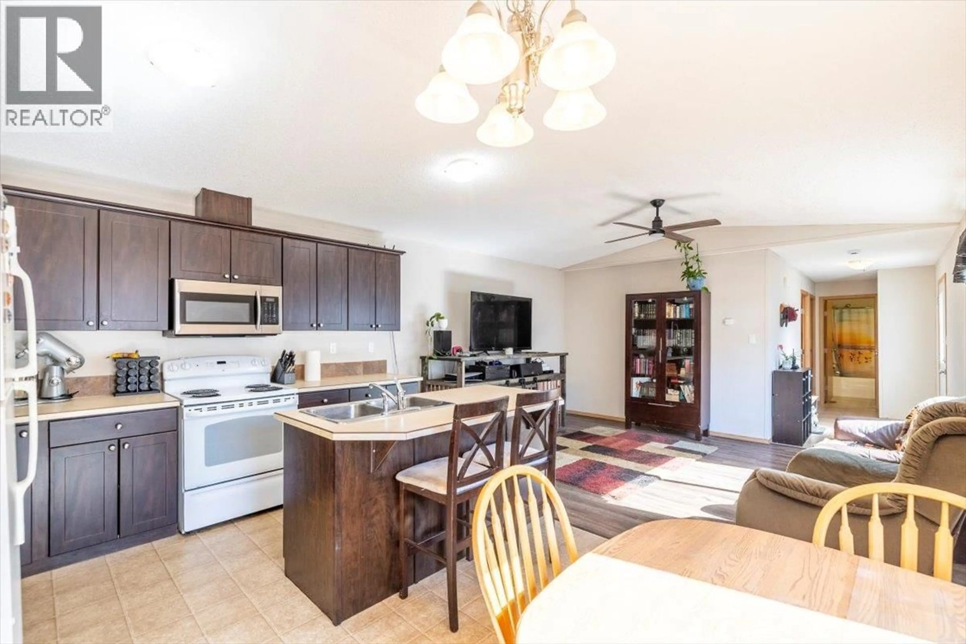 Open concept kitchen, unknown for 6 - 100 ASPEN DRIVE, Sparwood British Columbia V0B2G0