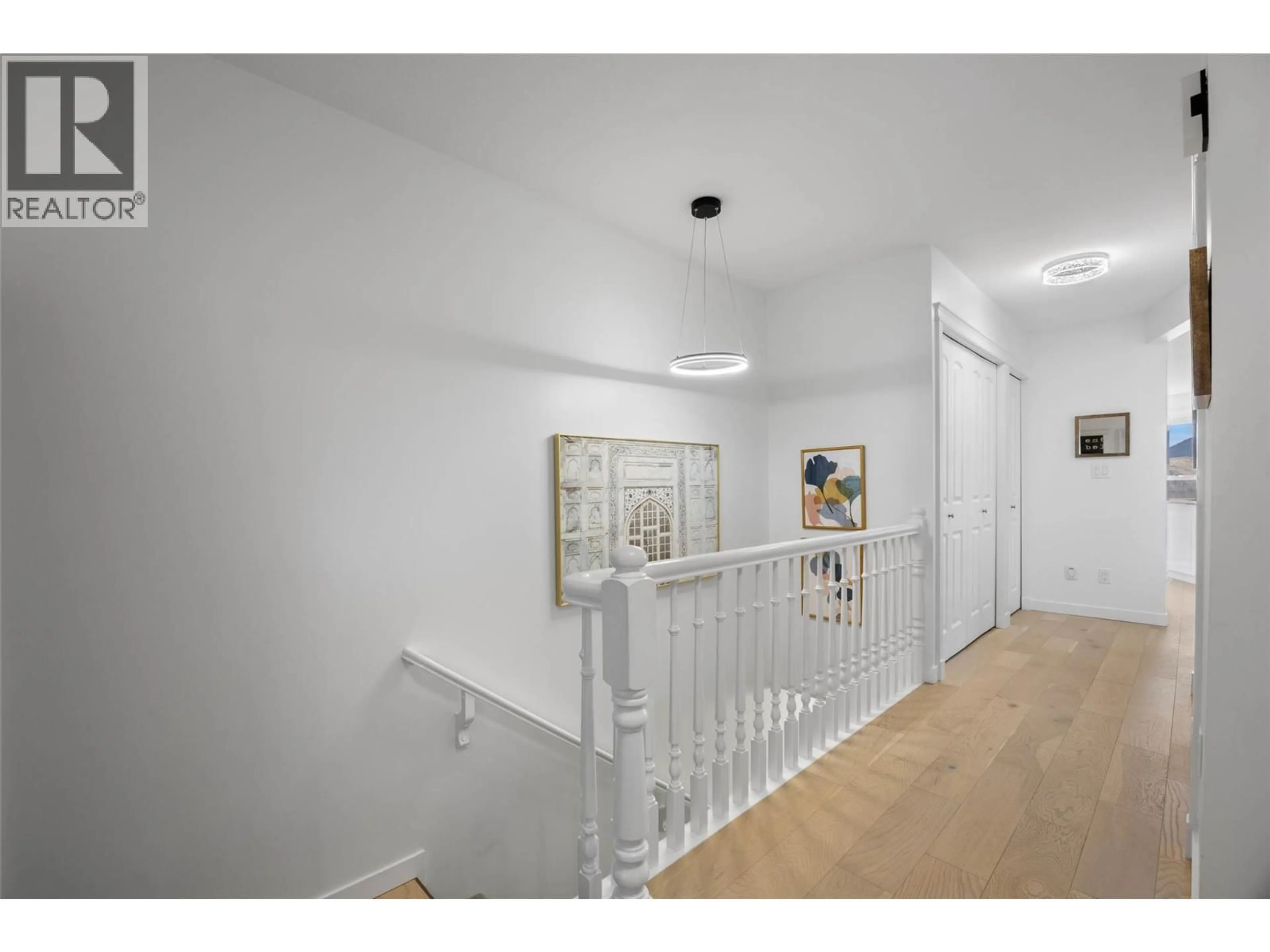 Indoor foyer for 35 - 1750 MCKINLEY COURT, Kamloops British Columbia V2E2N5